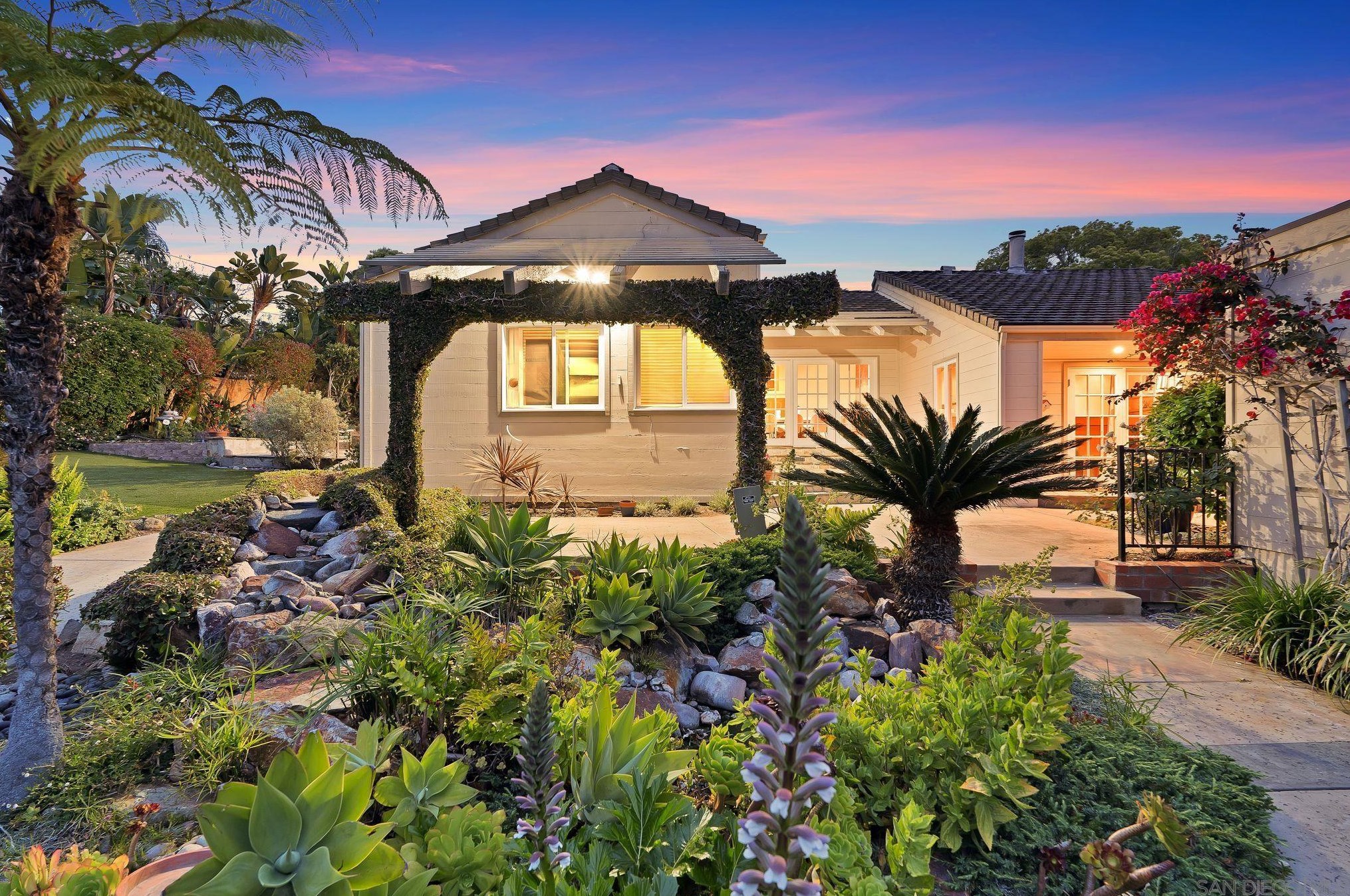 432 Carolina Rd, Del Mar, CA 92014-2527