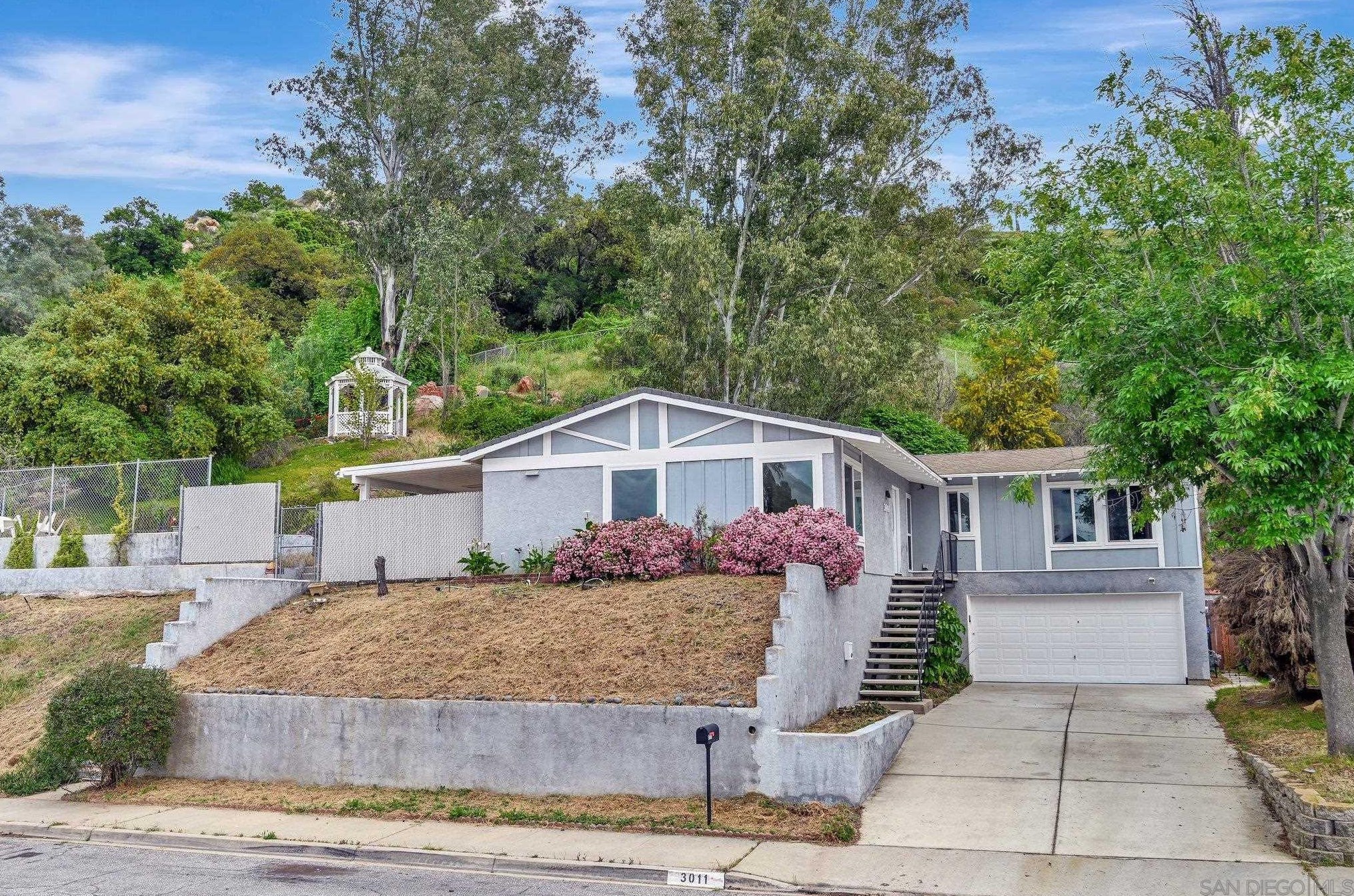 3011 Hypoint Ave, Escondido, CA 92027-5327