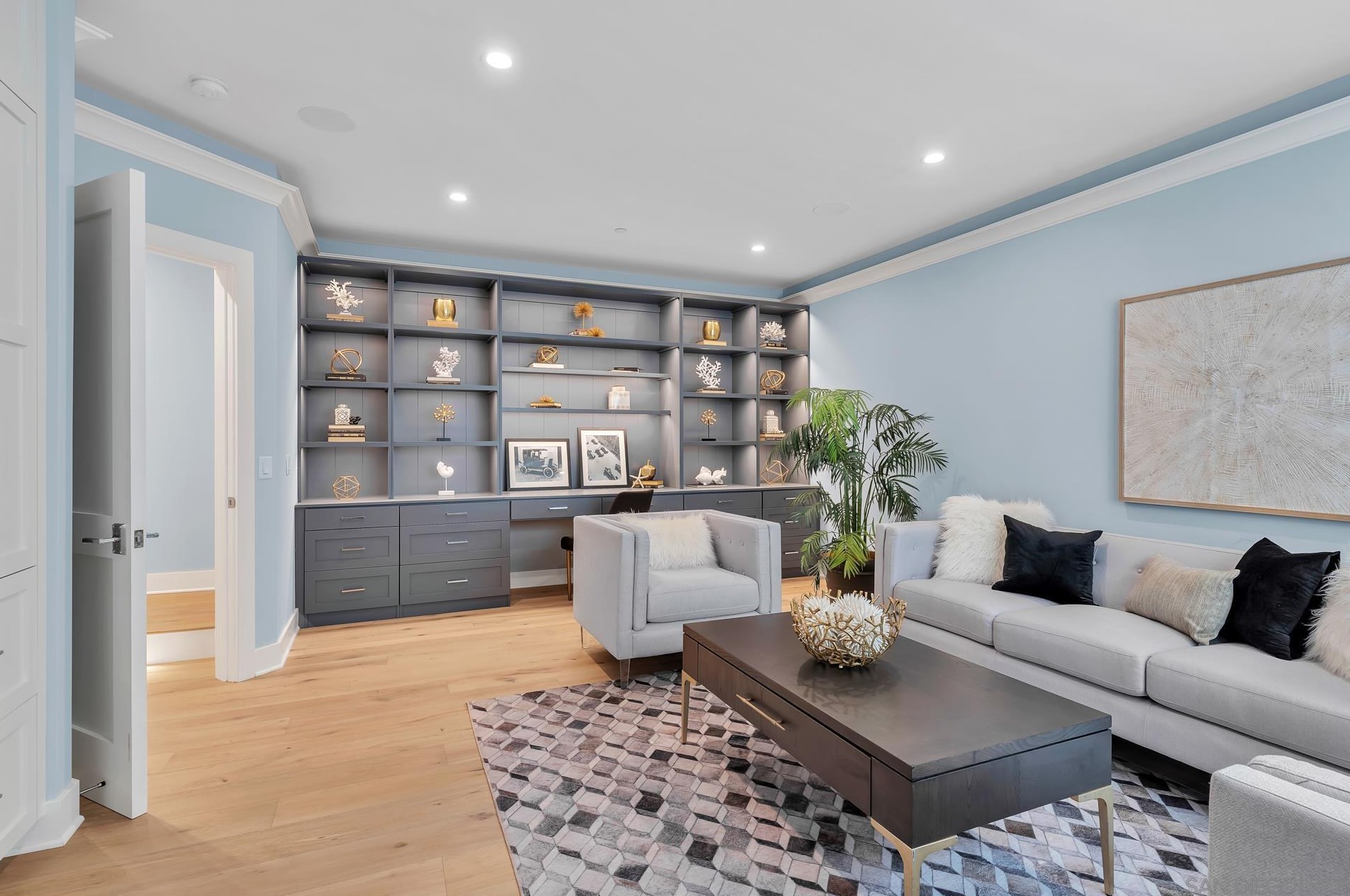 1119 9th St, San Diego CA 92118-2602 exterior