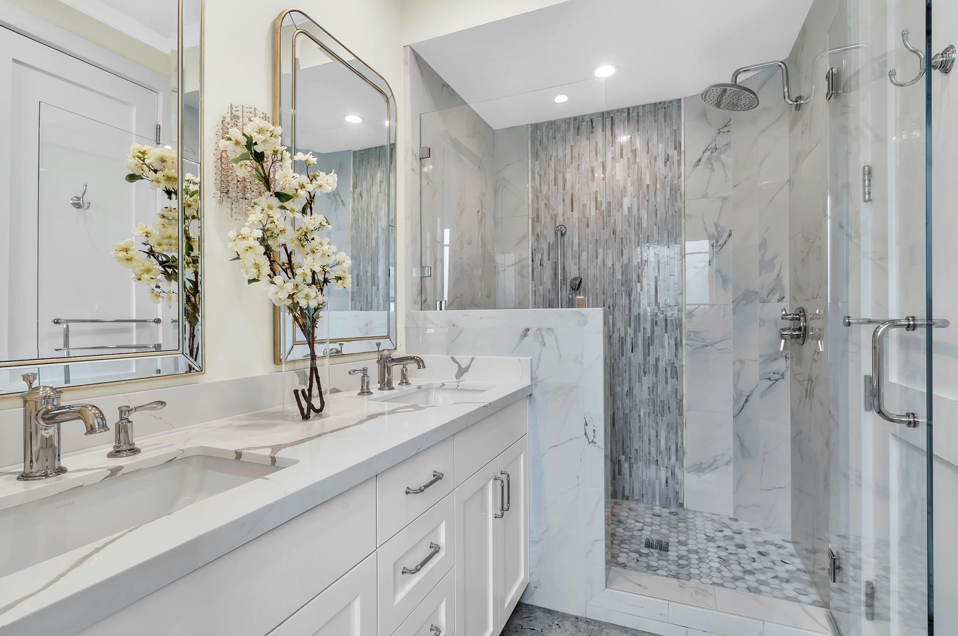 1119 9th St, San Diego CA 92118-2602 exterior