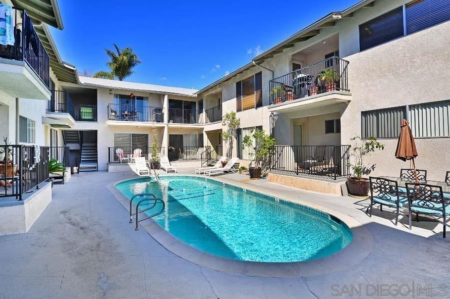 2002 Missouri St 16, San Diego, CA 92109