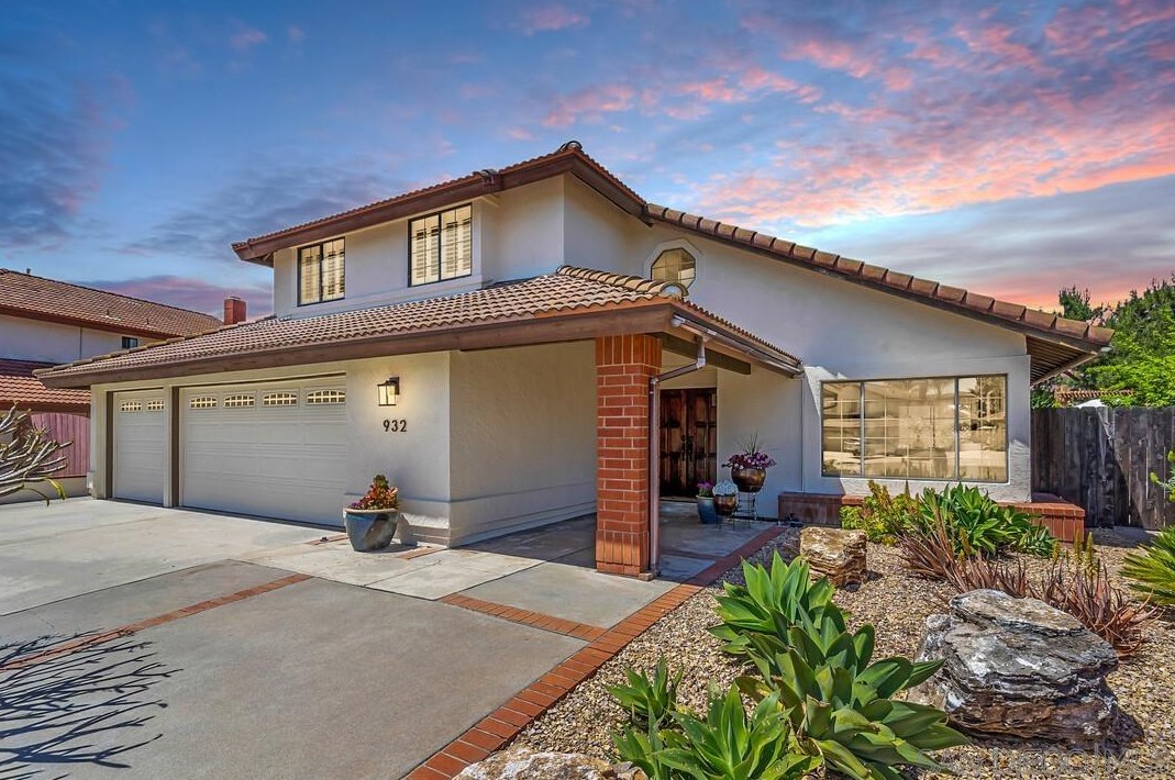 932 Merlin Ct, San Marcos, CA 92069-2164