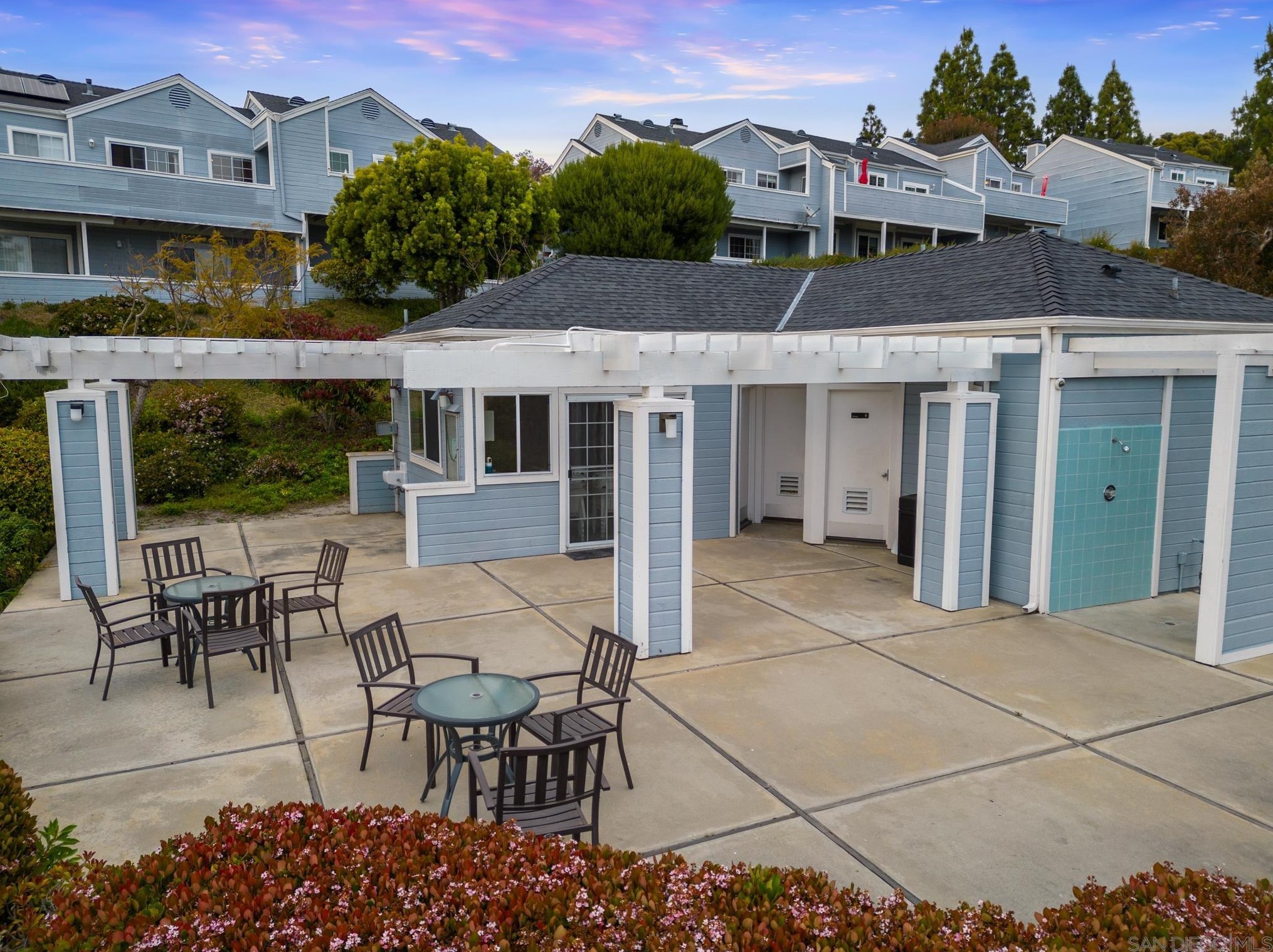 2058 Costa Vista Way, Oceanside CA  92054-6259 exterior