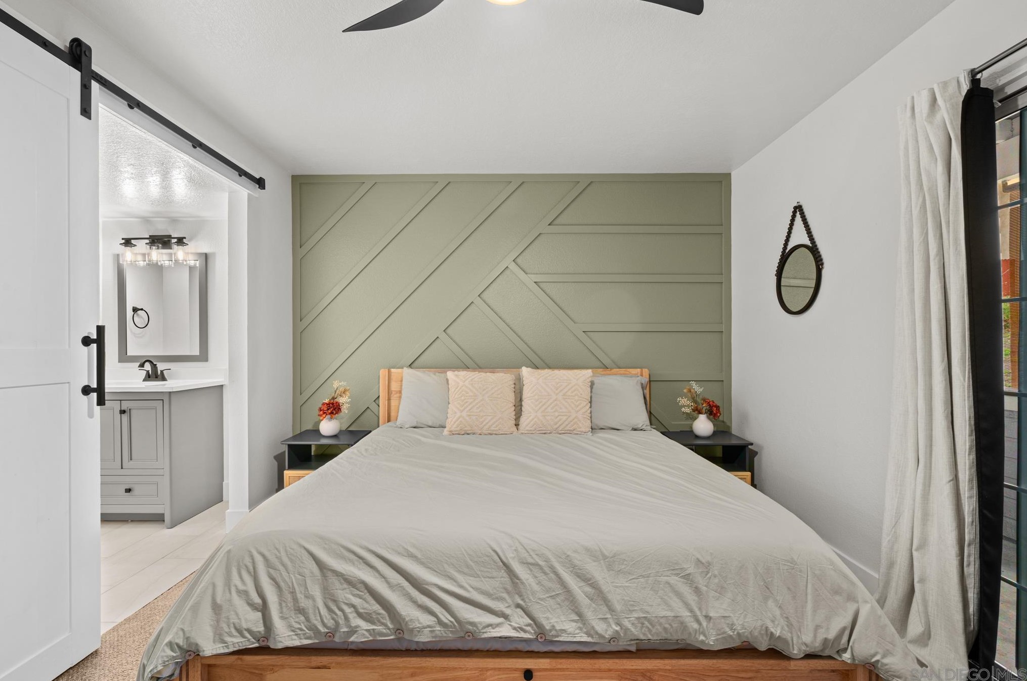 2058 Costa Vista Way, Oceanside CA  92054-6259 exterior