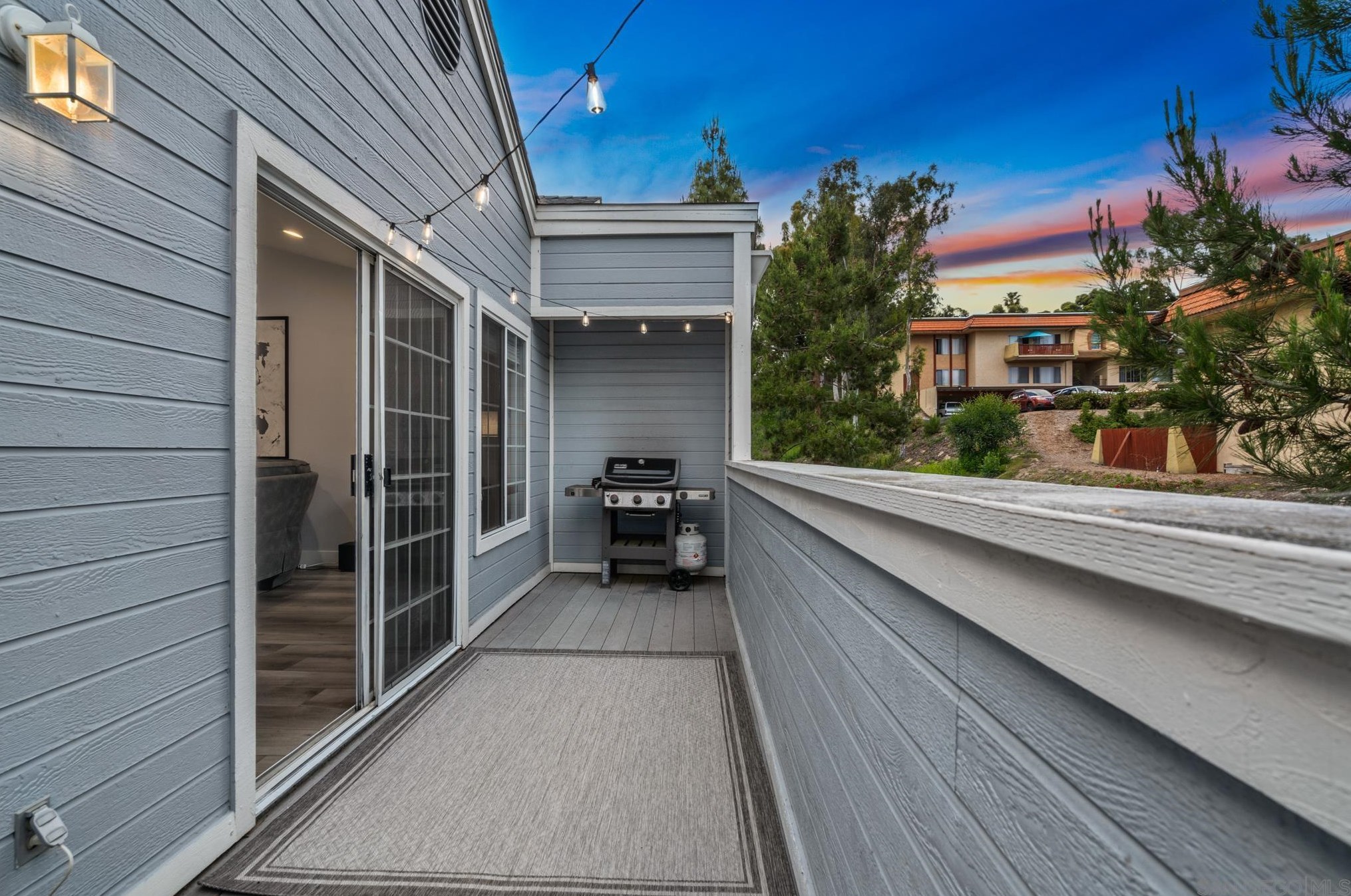 2058 Costa Vista Way, Oceanside CA  92054-6259 exterior