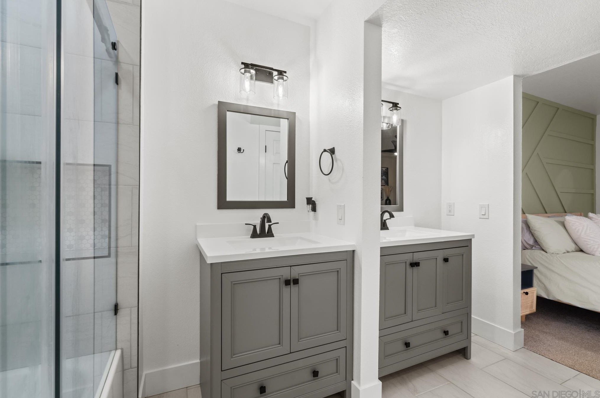 2058 Costa Vista Way, Oceanside CA  92054-6259 exterior