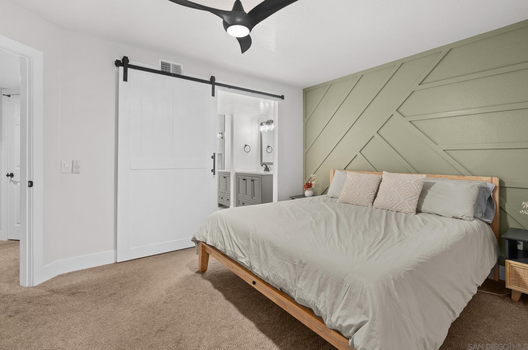 2058 Costa Vista Way, Oceanside CA  92054-6259 exterior