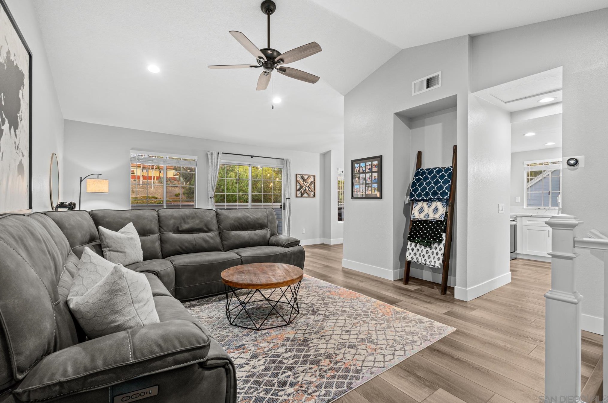 2058 Costa Vista Way, Oceanside CA  92054-6259 exterior