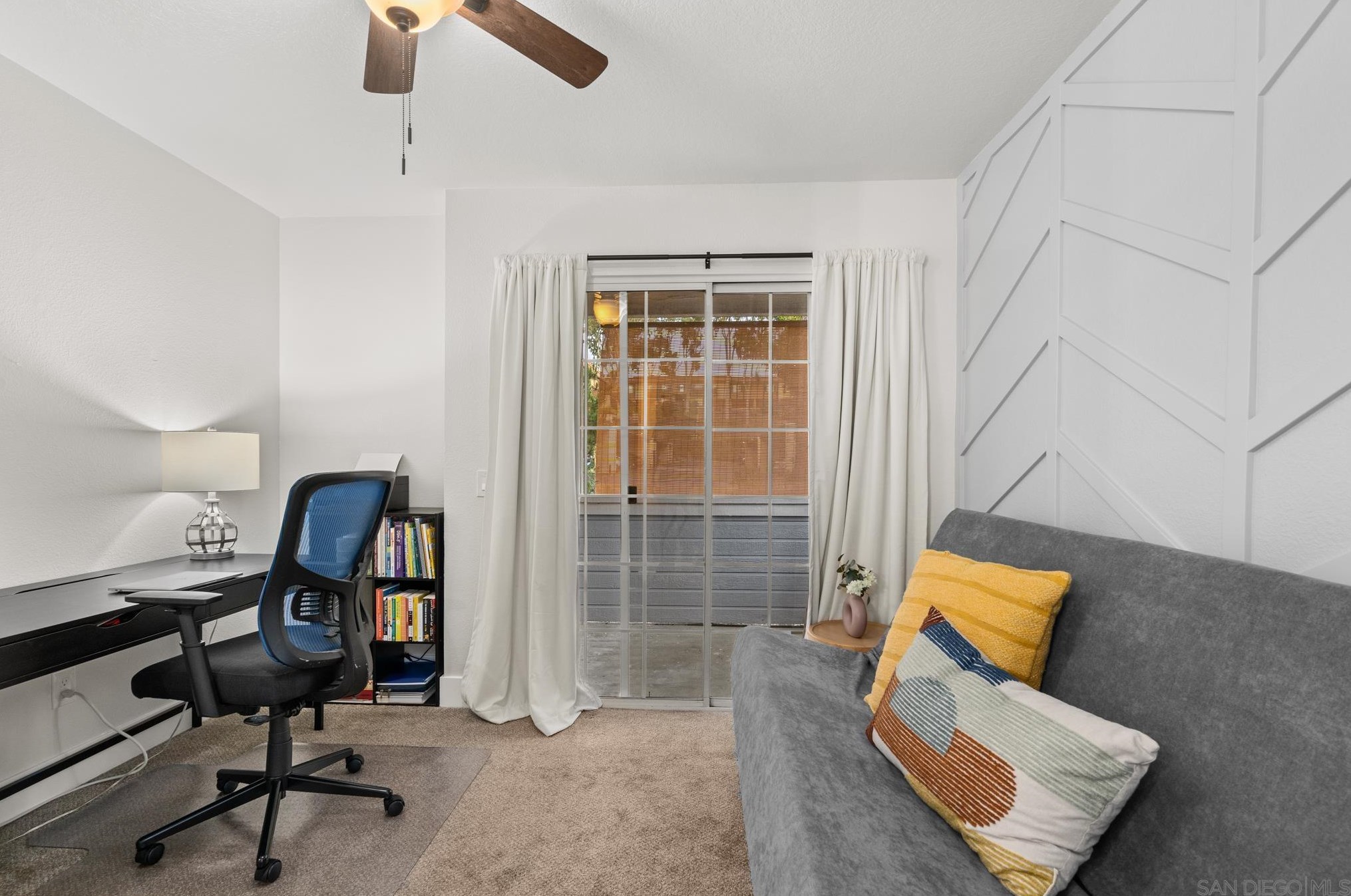 2058 Costa Vista Way, Oceanside CA  92054-6259 exterior