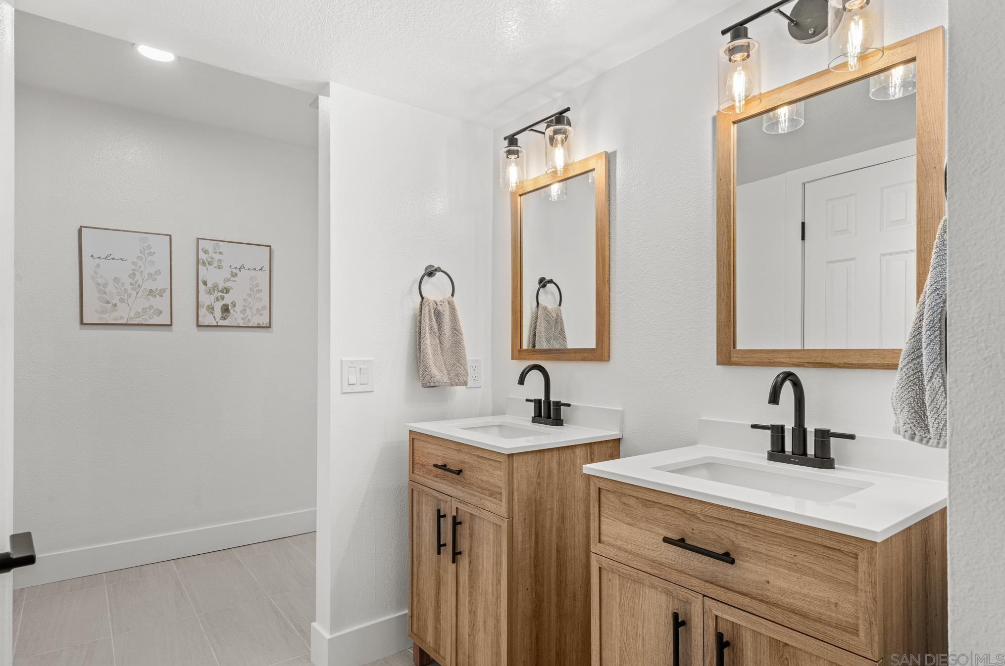 2058 Costa Vista Way, Oceanside CA  92054-6259 exterior