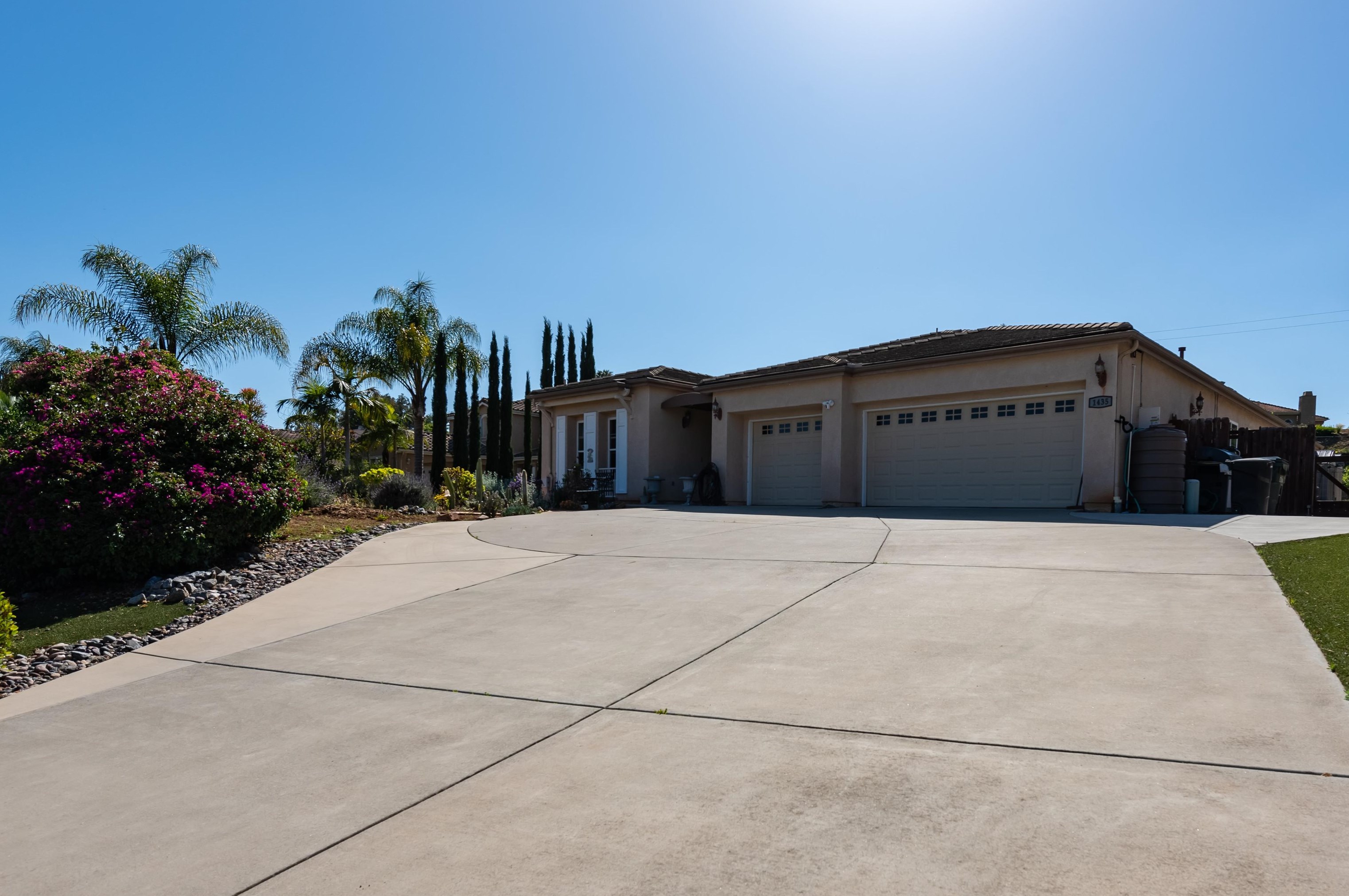 1435 Logan Ct, Escondido, CA 92027