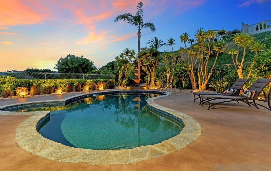 17215 Regalo Ln, San Diego, CA 92128-2040