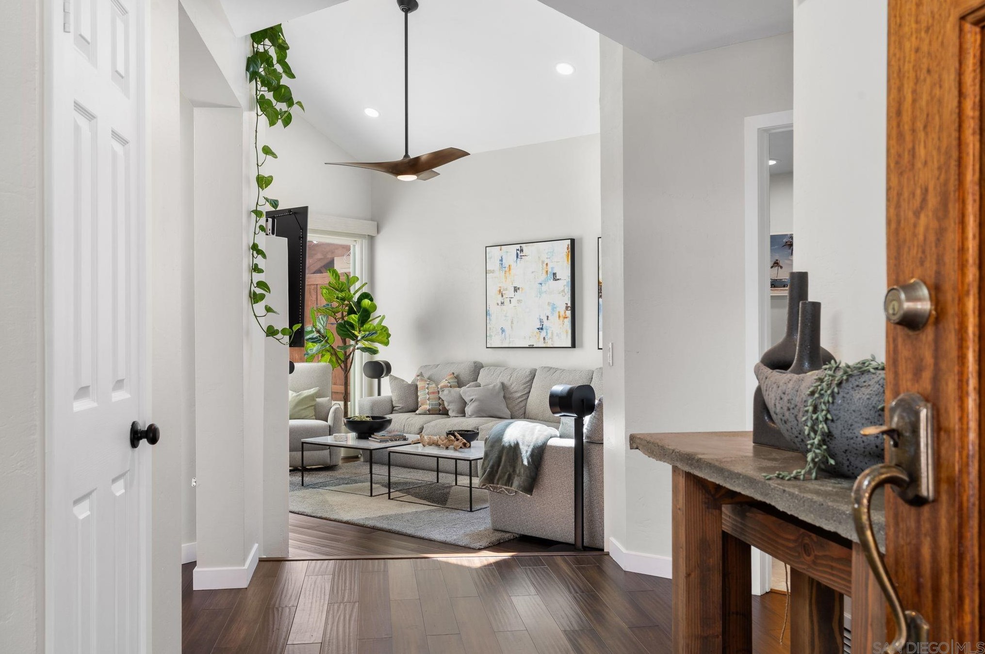 16345 Avenida Nobleza, San Diego CA  92128-3211 exterior