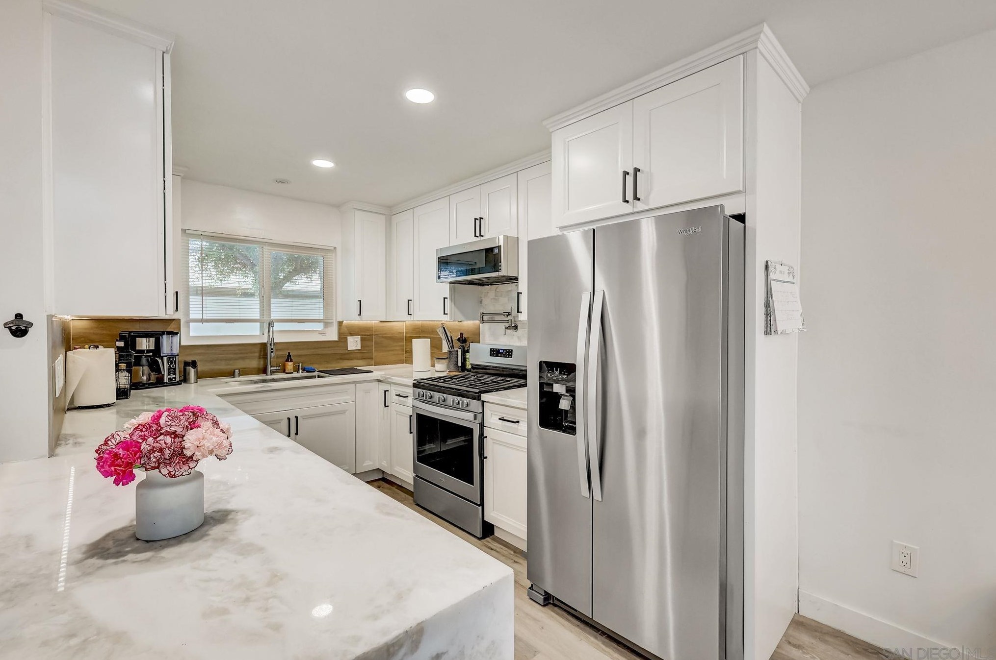810 Washington Ave, Escondido, CA 92025-2184
