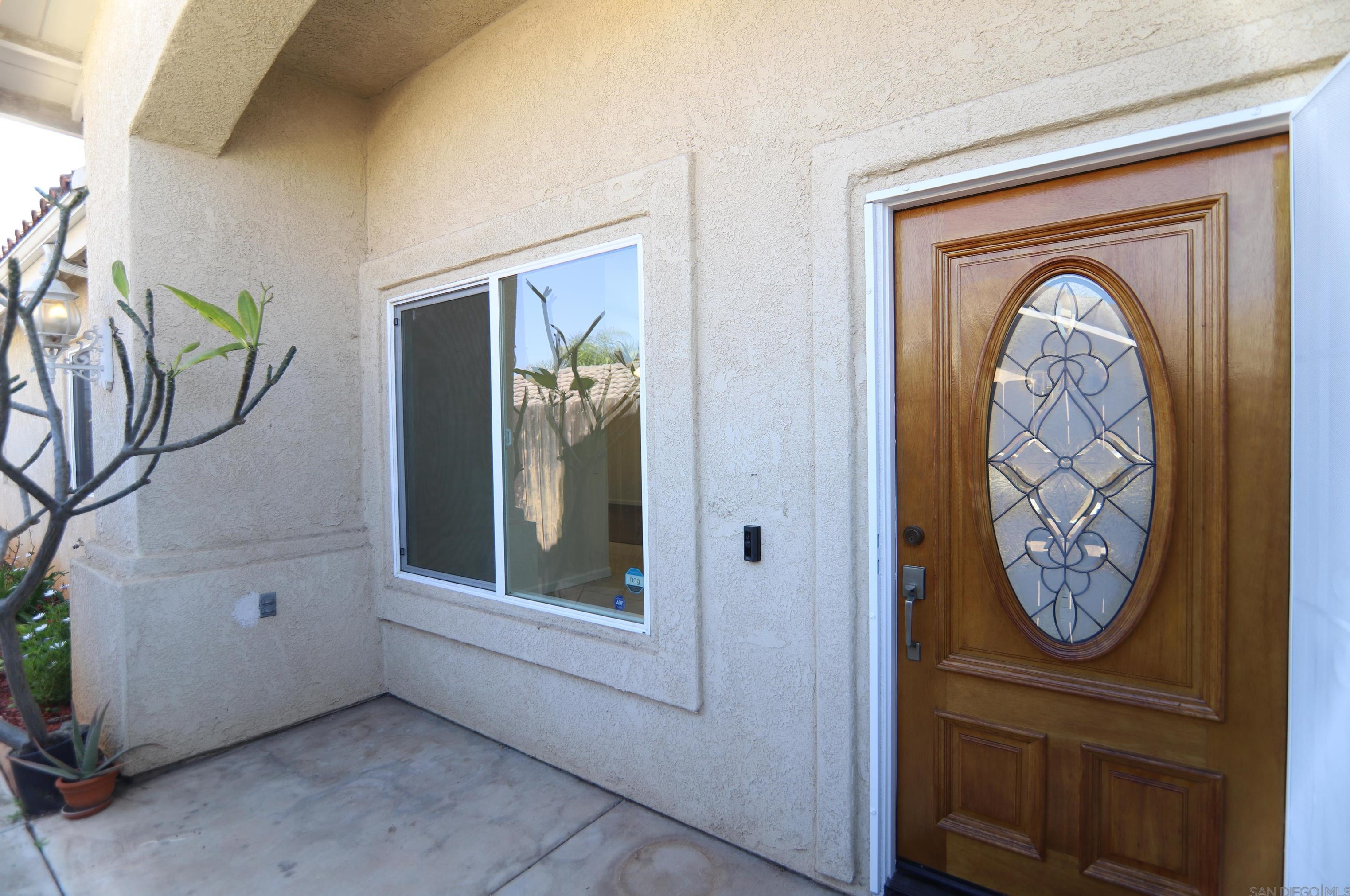 998 2nd Ave, Escondido, CA 92025-3964