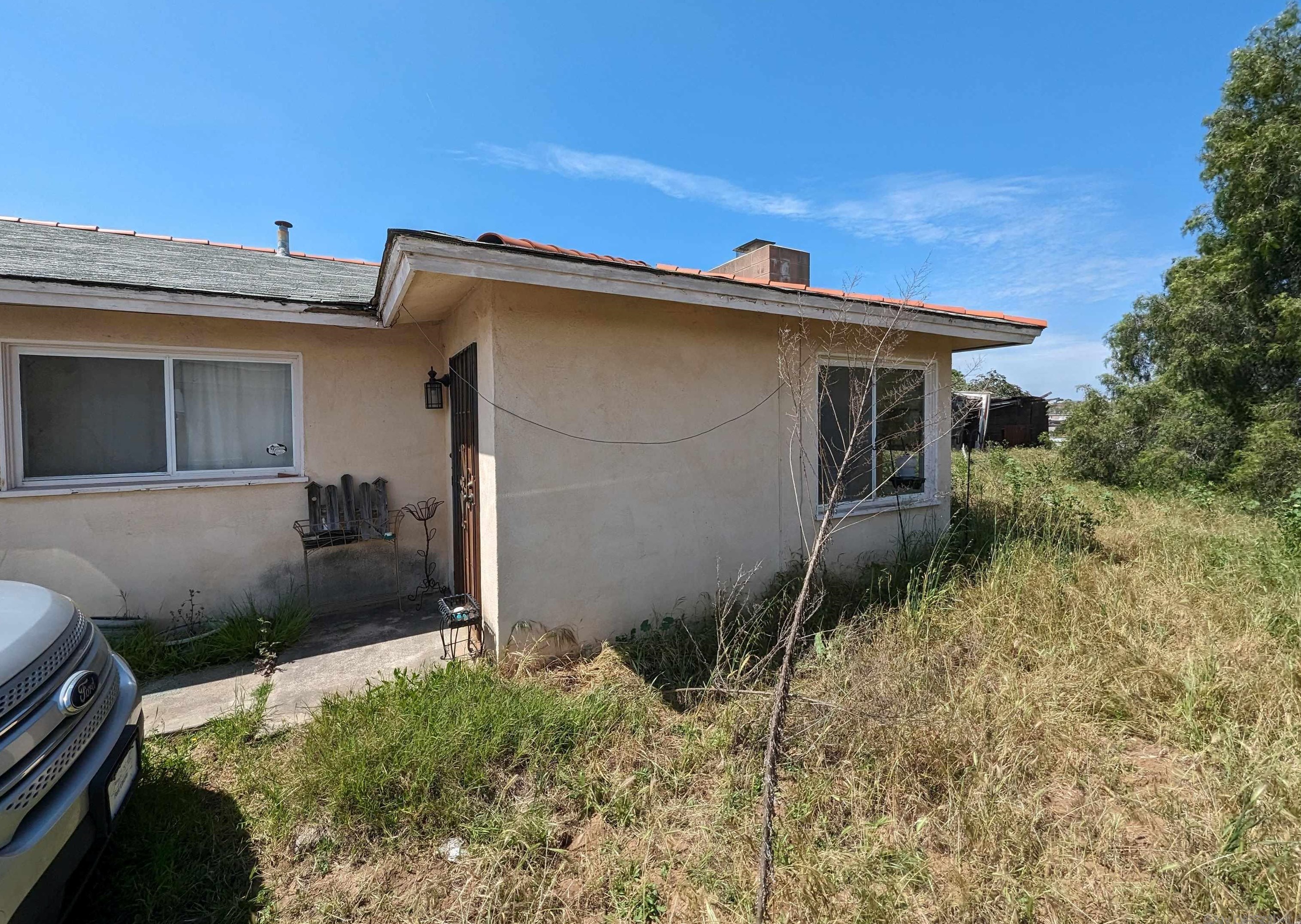 2529 Calle Aguadulce, San Diego, CA 92139-2212