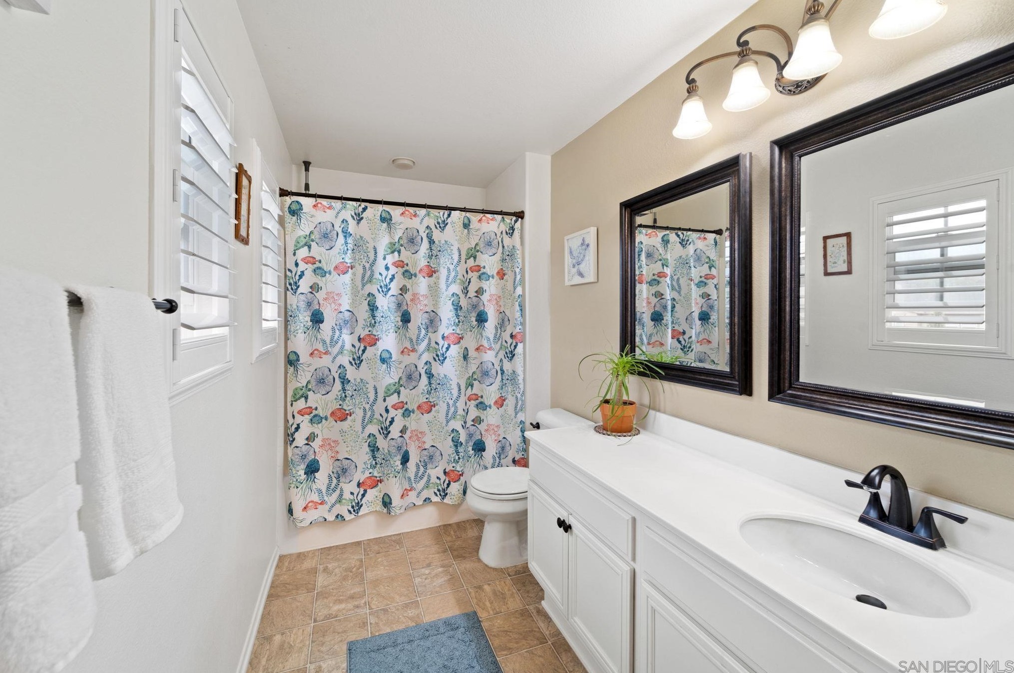 1288 Long View Dr, Chula Vista CA  91915-1661 exterior