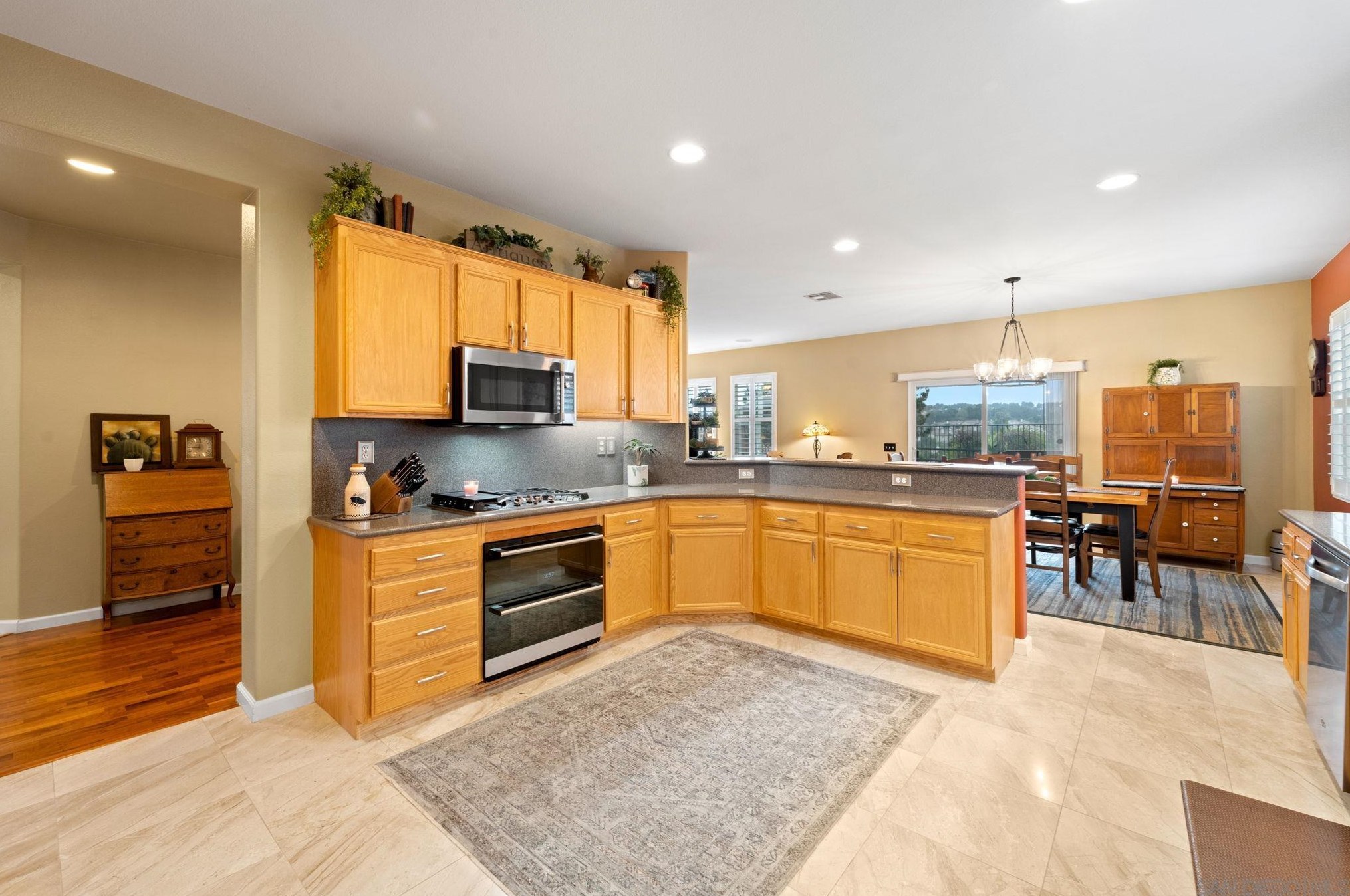 1288 Long View Dr, Chula Vista CA  91915-1661 exterior