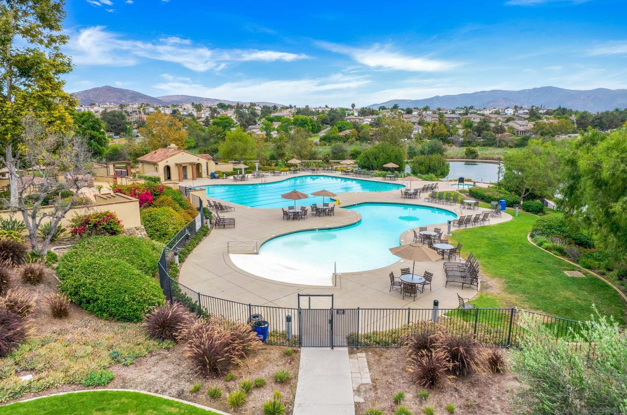 1288 Long View Dr, Chula Vista CA  91915-1661 exterior