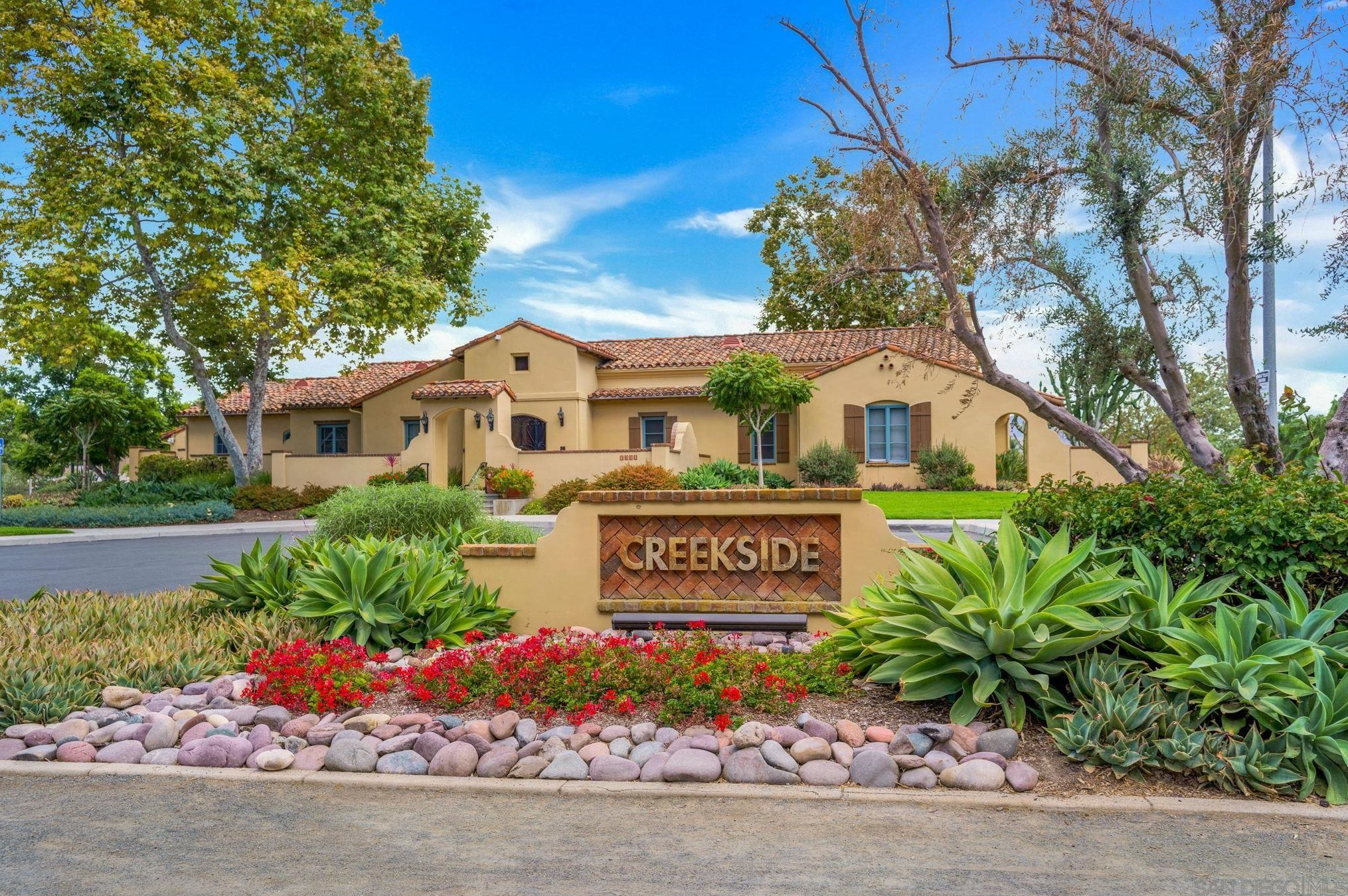 1288 Long View Dr, Chula Vista CA  91915-1661 exterior