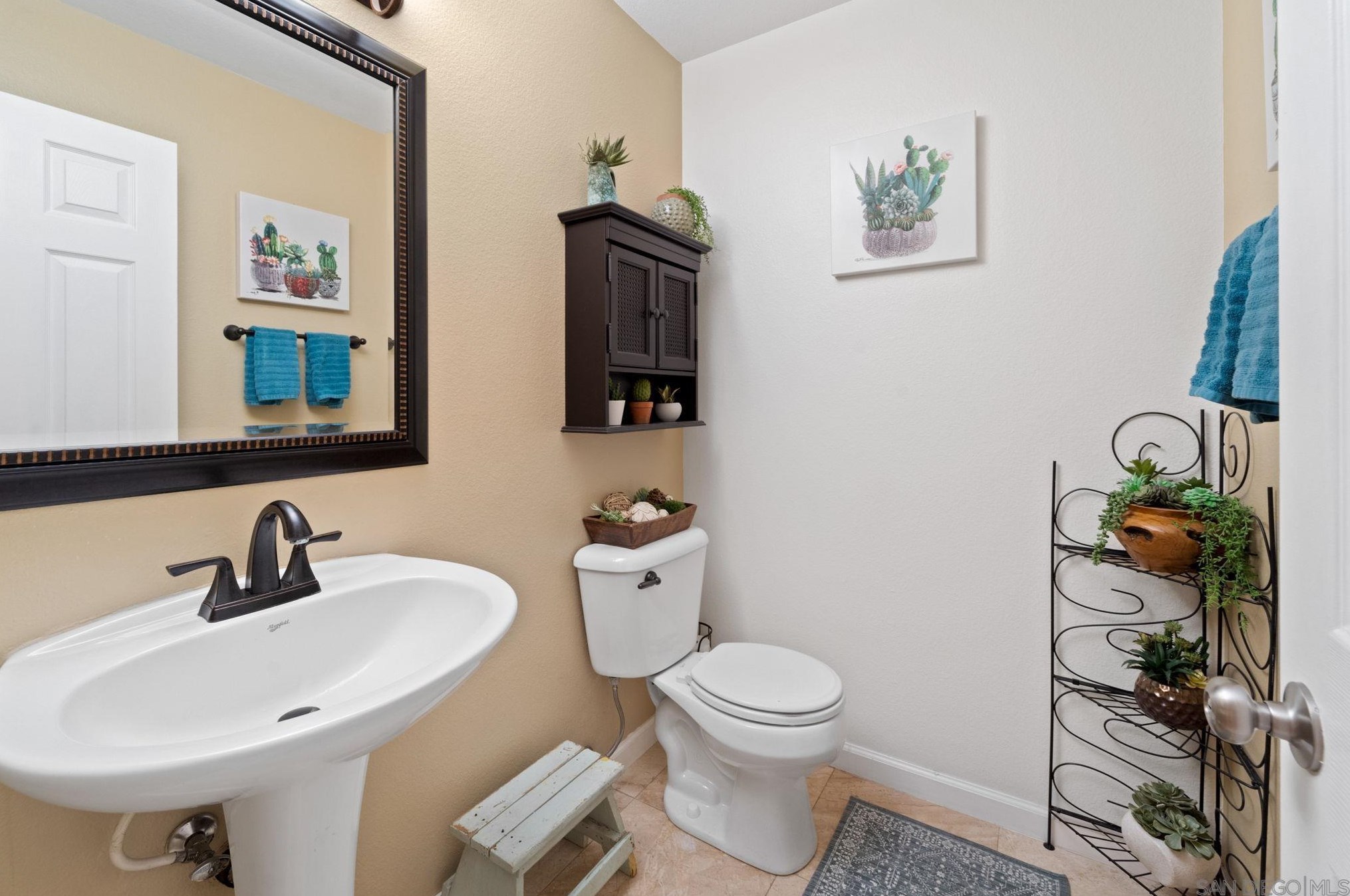 1288 Long View Dr, Chula Vista CA  91915-1661 exterior