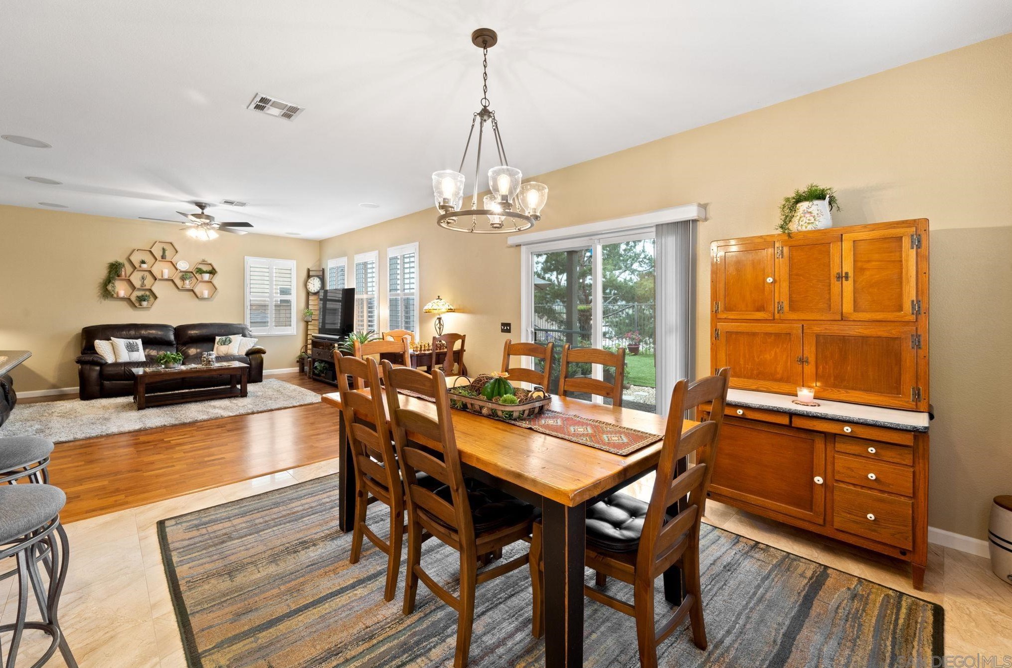 1288 Long View Dr, Chula Vista CA  91915-1661 exterior