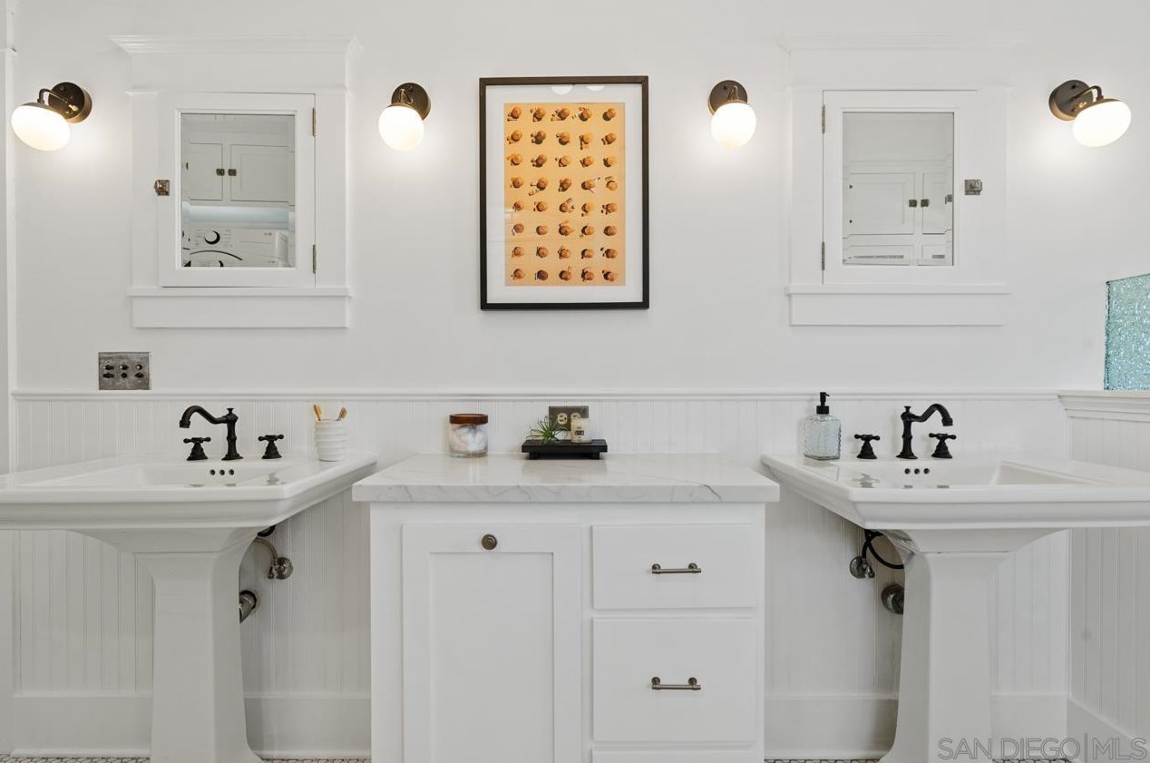 2527 Meade Ave, San Diego CA  92116-2951 exterior