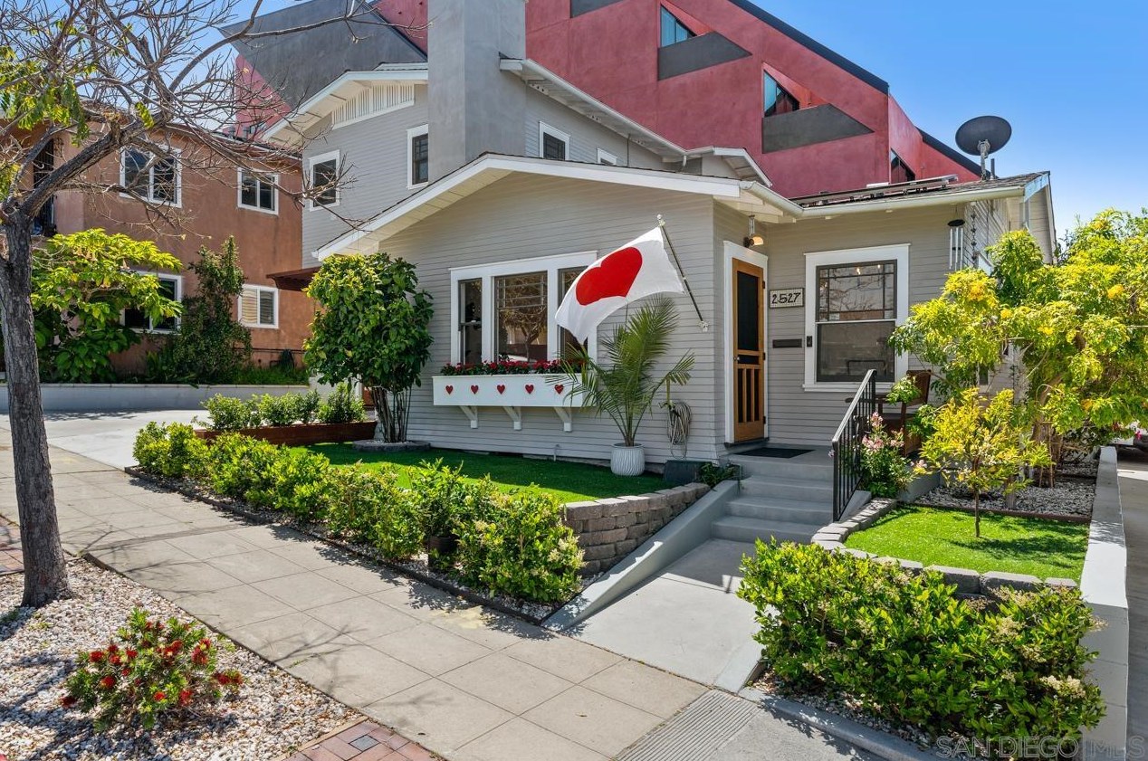 2527 Meade Ave, San Diego CA  92116-2951 exterior
