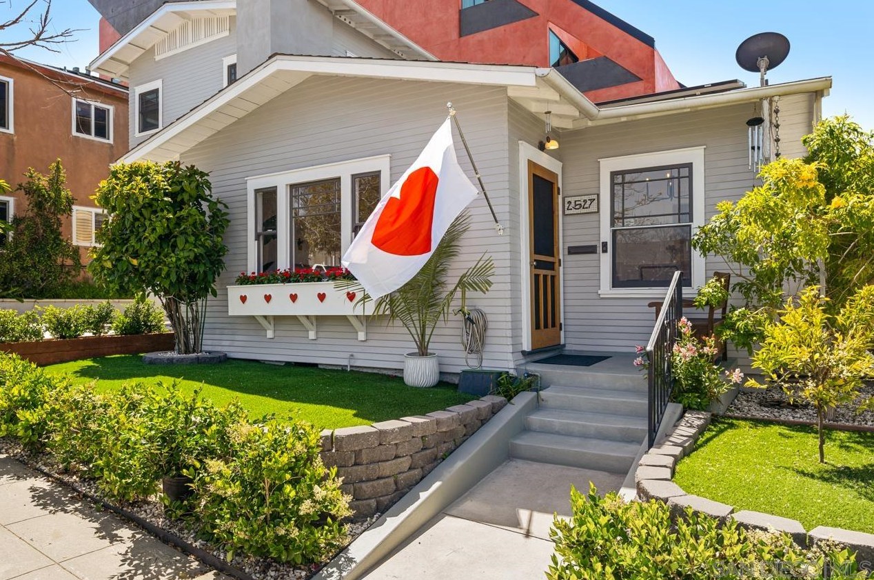 2527 Meade Ave, San Diego CA  92116-2951 exterior