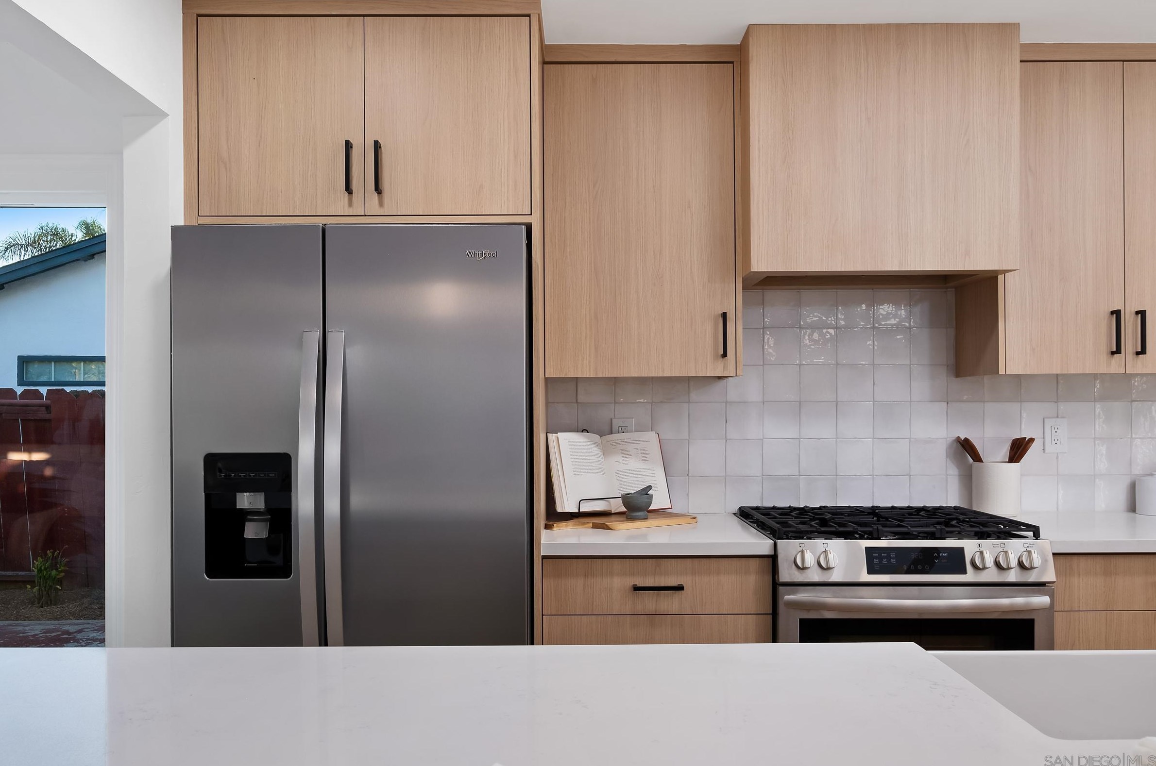 8685 Hebrides Dr, San Diego CA 92126-3314 exterior