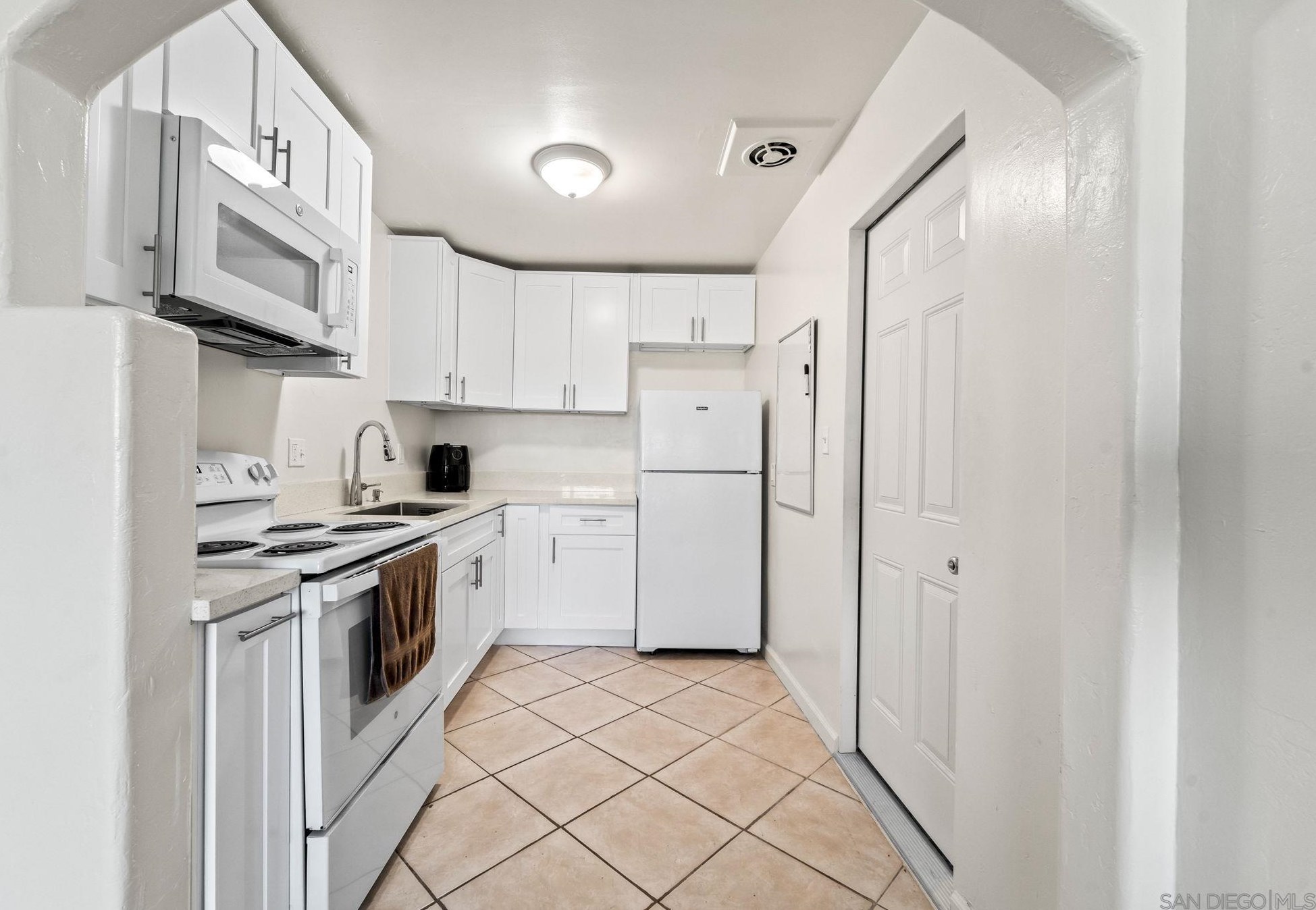 3114 Menlo Ave, San Diego CA  92105-4432 exterior