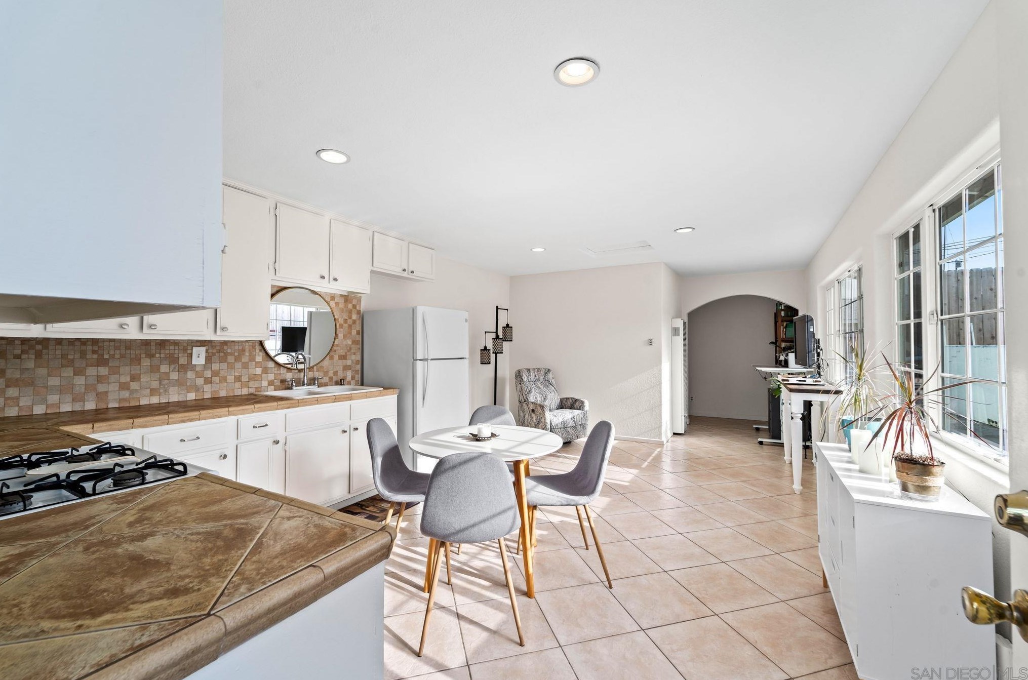 3114 Menlo Ave, San Diego CA  92105-4432 exterior