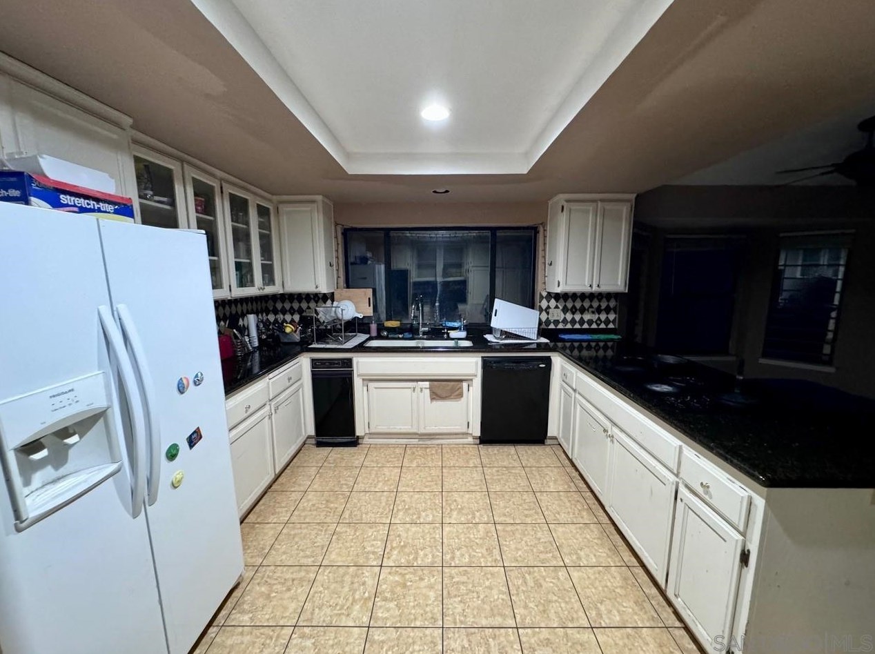 110 Alta Mesa Dr, Vista, CA 92084-5317