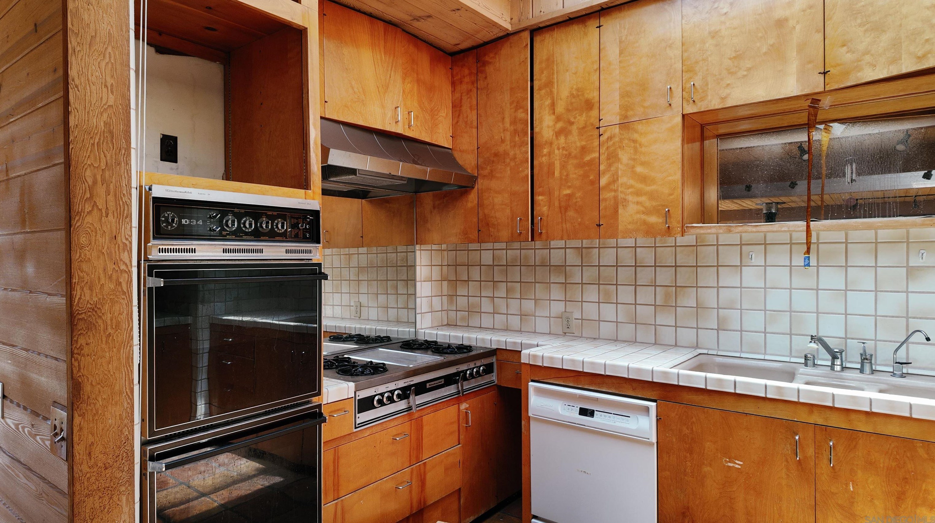 10139 Vista De La Cruz, La Mesa, CA 91941-6857