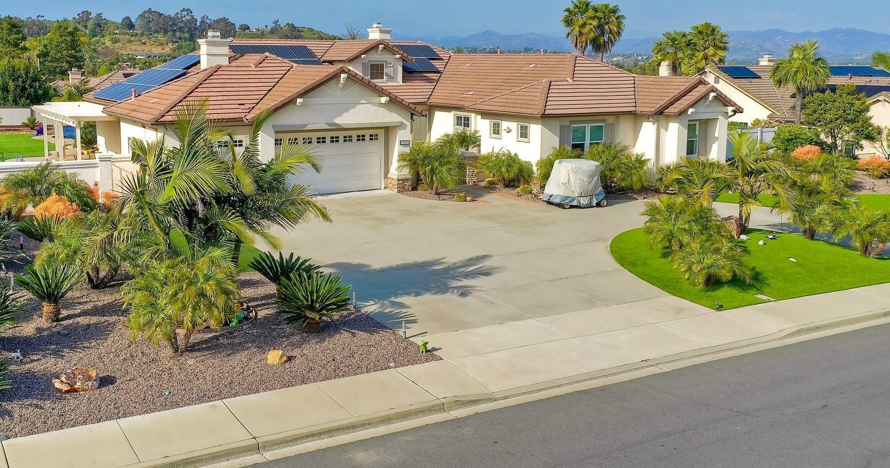 1560 Hamilton Ln, Escondido, CA 92029