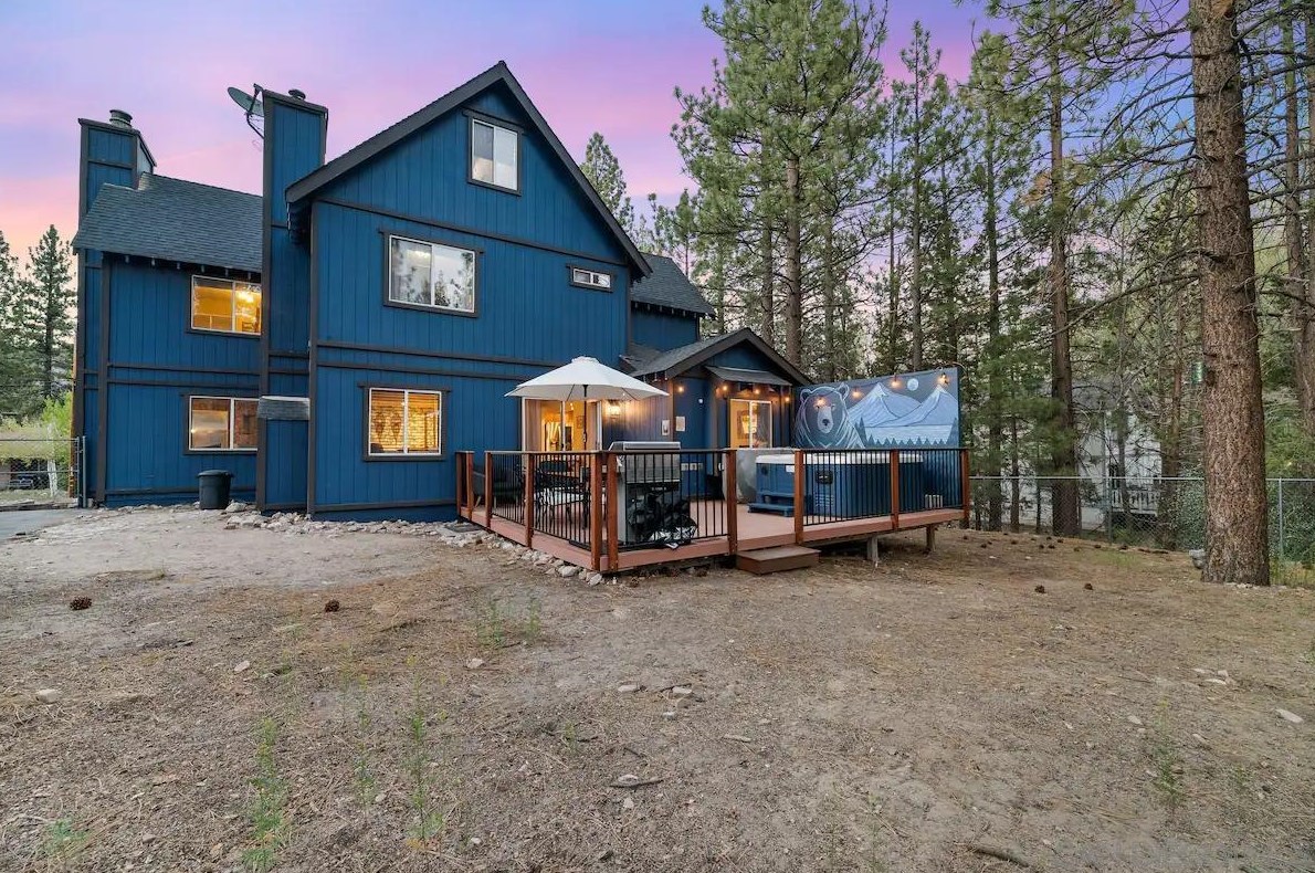 1120 Mountain Ln, Big Bear City, CA 92314-9644
