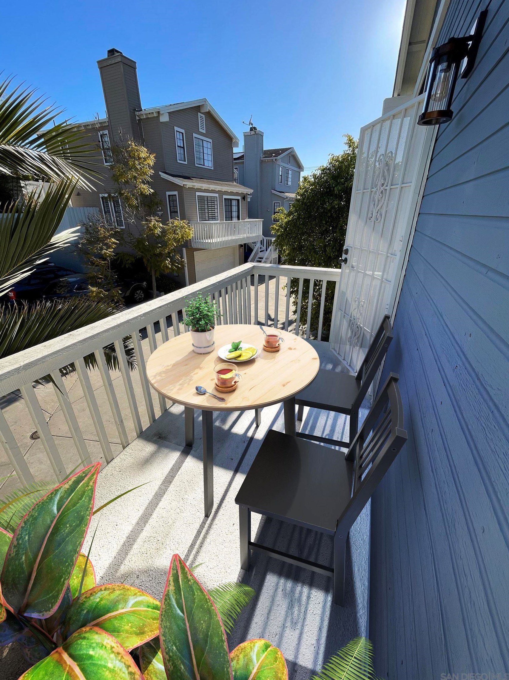 4571 54 St, San Diego CA 92105-3704 exterior