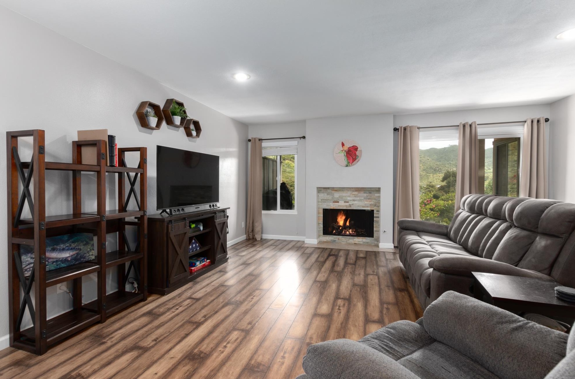 1634 Pala Lake Dr, Fallbrook CA  92028-4911 exterior