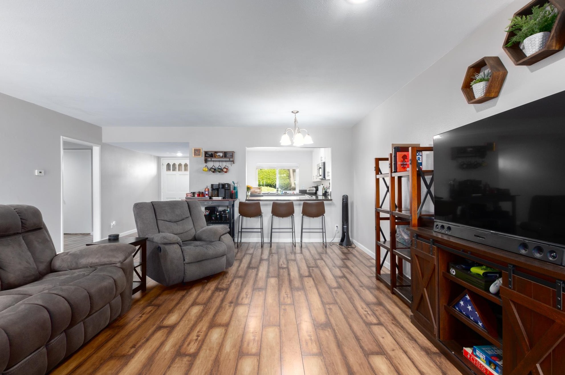 1634 Pala Lake Dr, Fallbrook CA  92028-4911 exterior