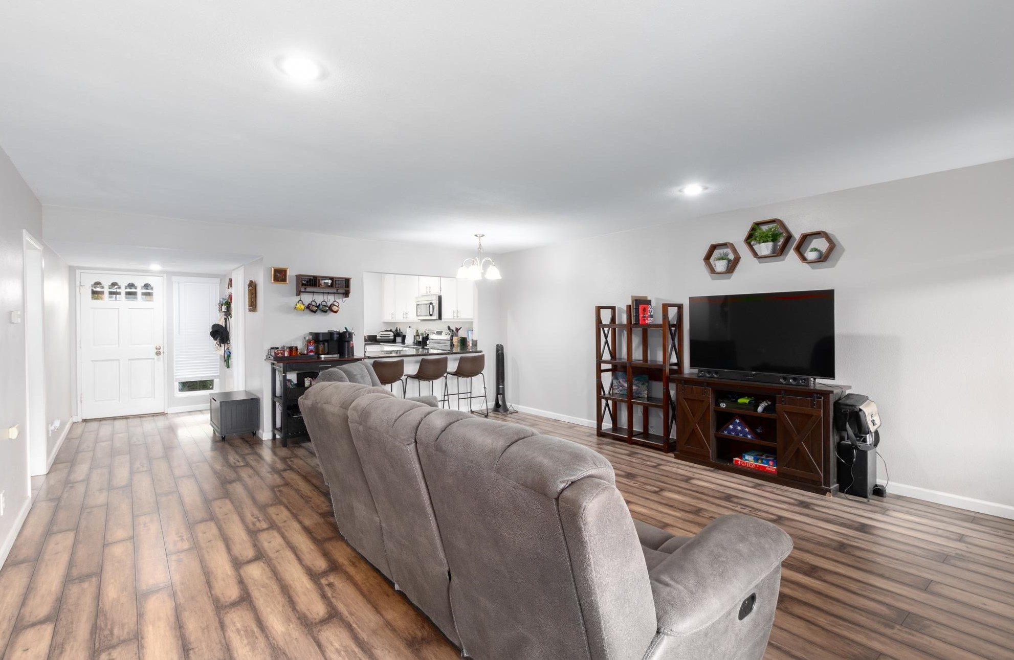 1634 Pala Lake Dr, Fallbrook CA  92028-4911 exterior