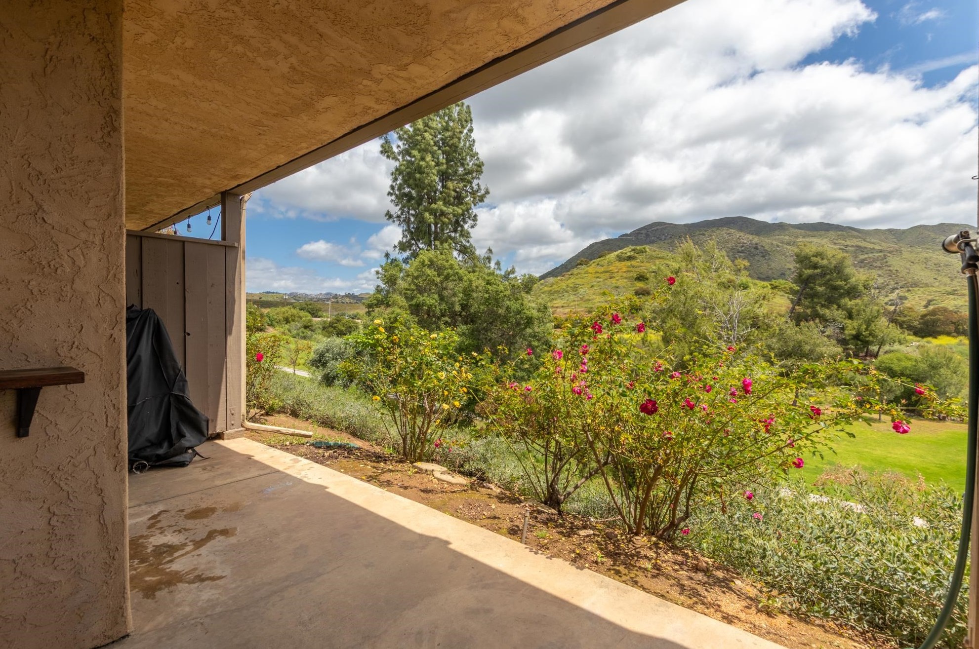 1634 Pala Lake Dr, Fallbrook CA  92028-4911 exterior