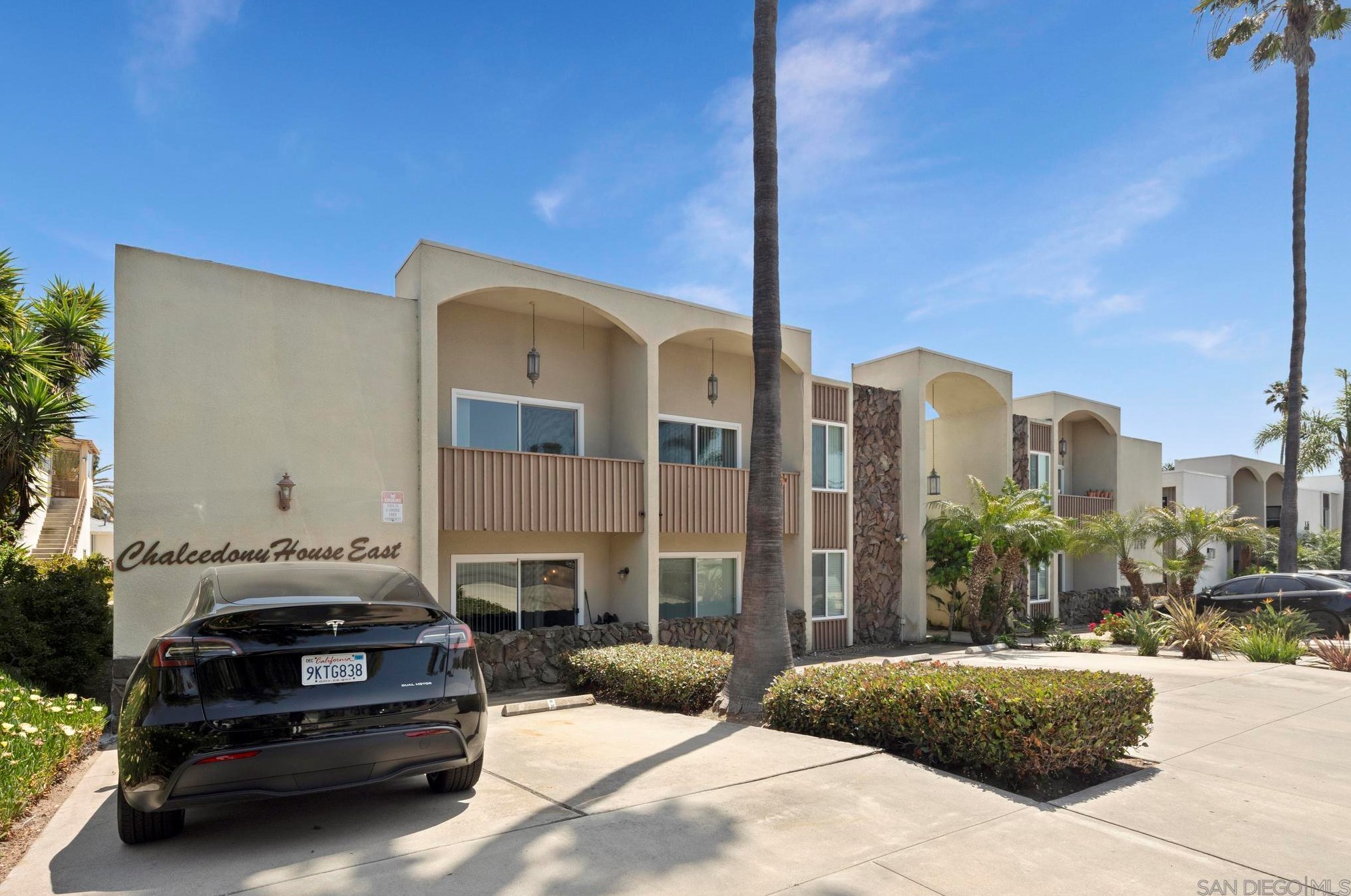 1747 Chalcedony St, San Diego, CA 92109-3209