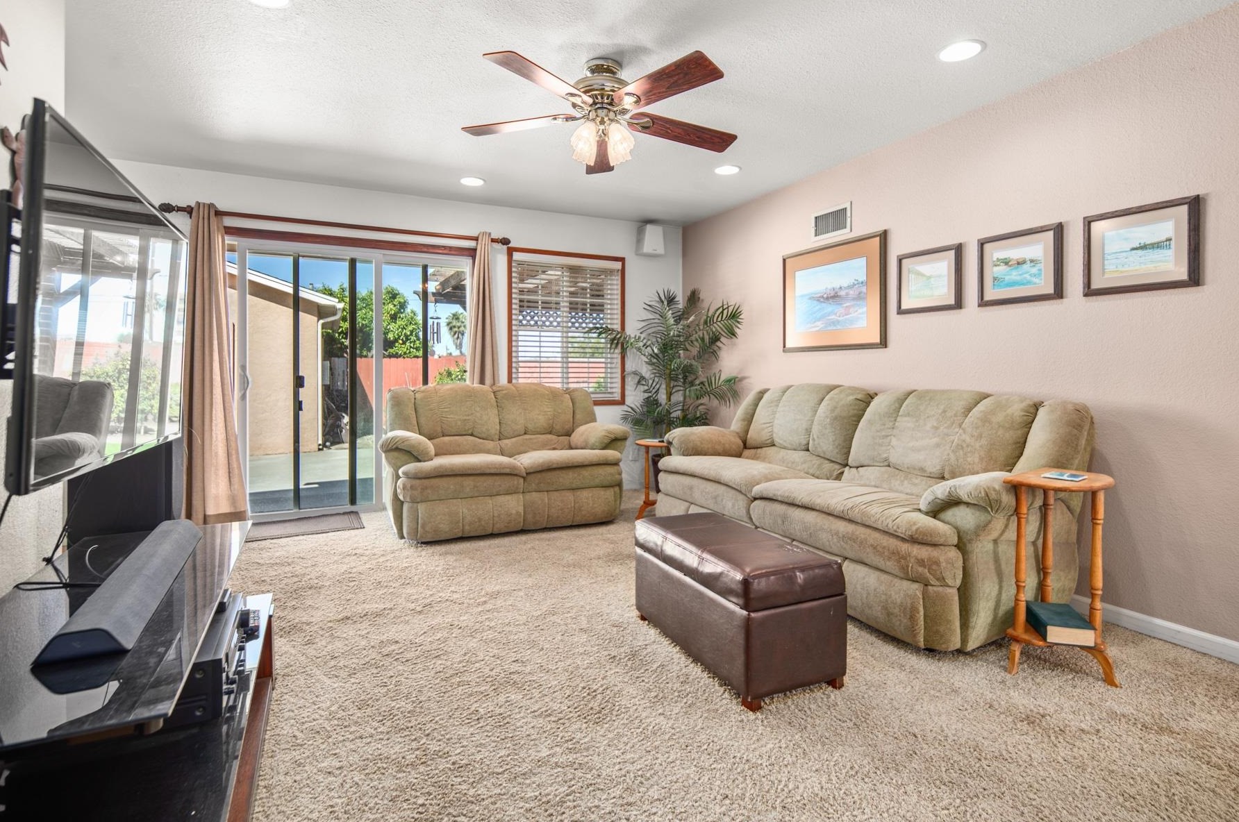 966 Ellen Ln, El Cajon, CA 92019