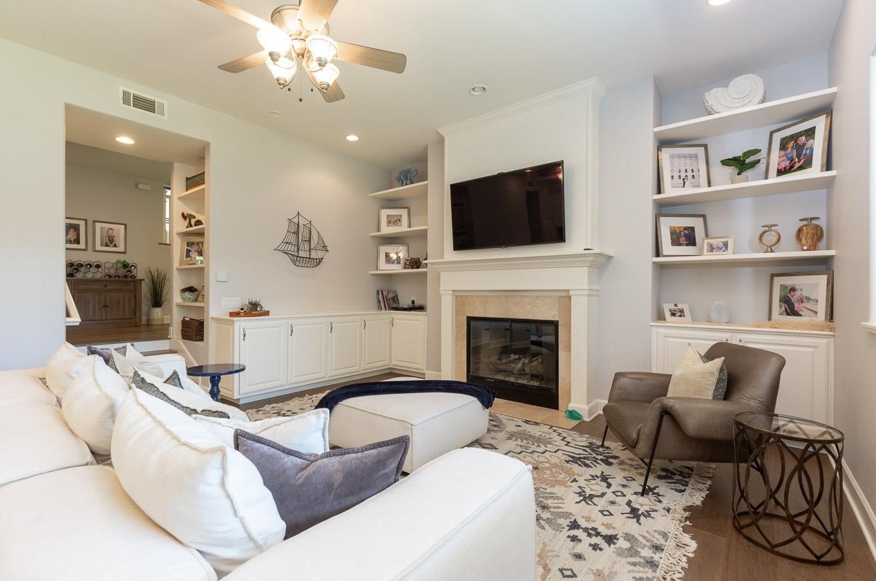 629 Adella Ln, San Diego, CA 92118