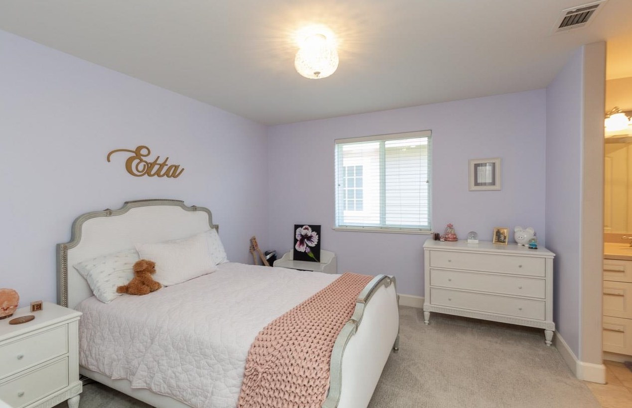 629 Adella Ln, San Diego CA 92118-2210 exterior