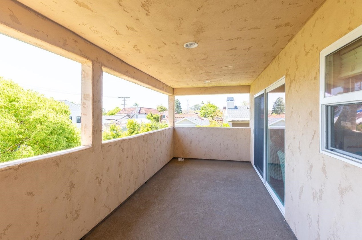 629 Adella Ln, San Diego CA 92118-2210 exterior