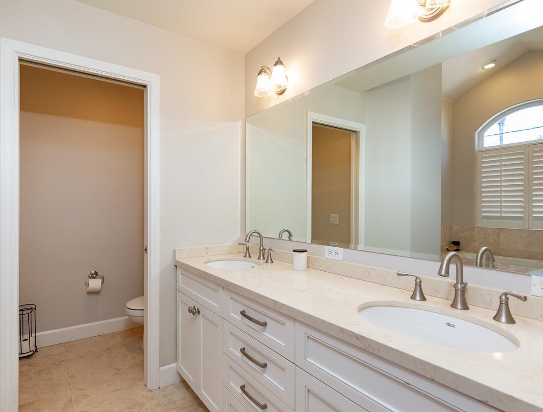 629 Adella Ln, San Diego CA 92118-2210 exterior