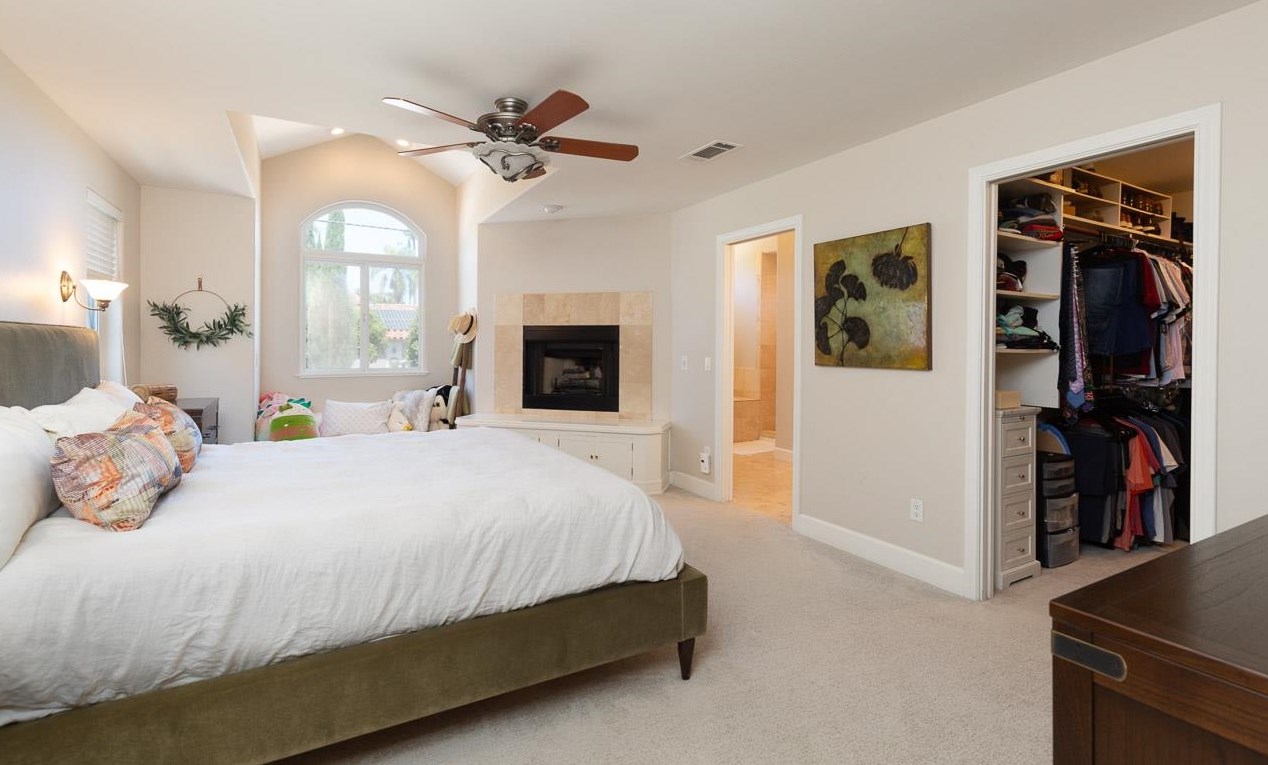 629 Adella Ln, San Diego CA 92118-2210 exterior