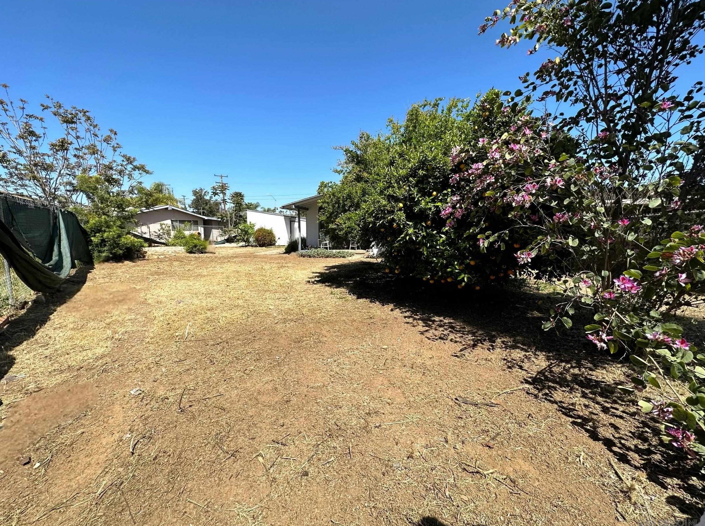 716 Elmwood Dr, Escondido, CA 92025