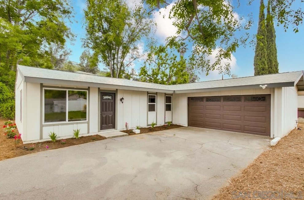 3030 Hypoint Ave, Escondido, CA 92027-5326